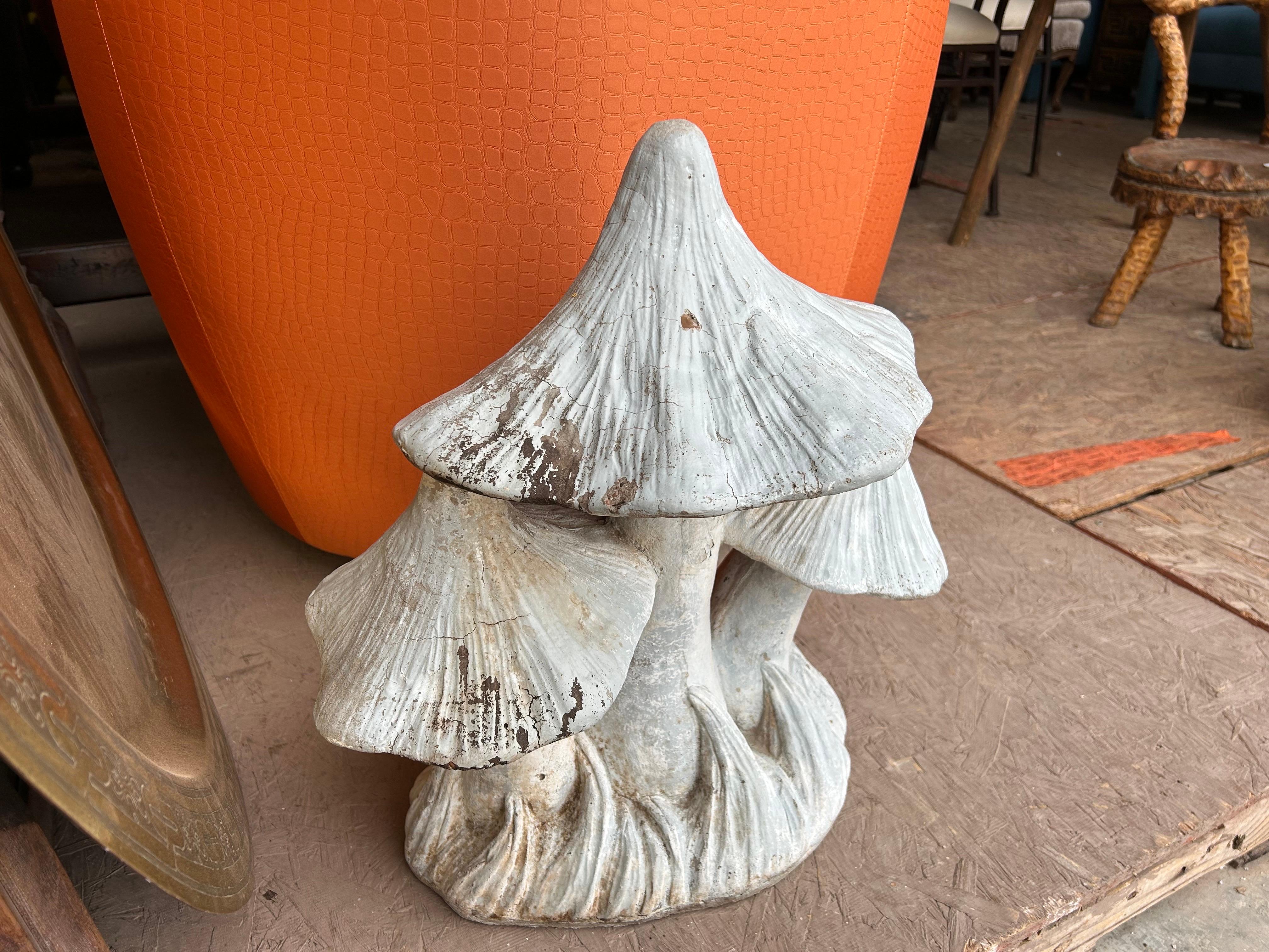 Sculpture de jardin française de champignons en vente 2