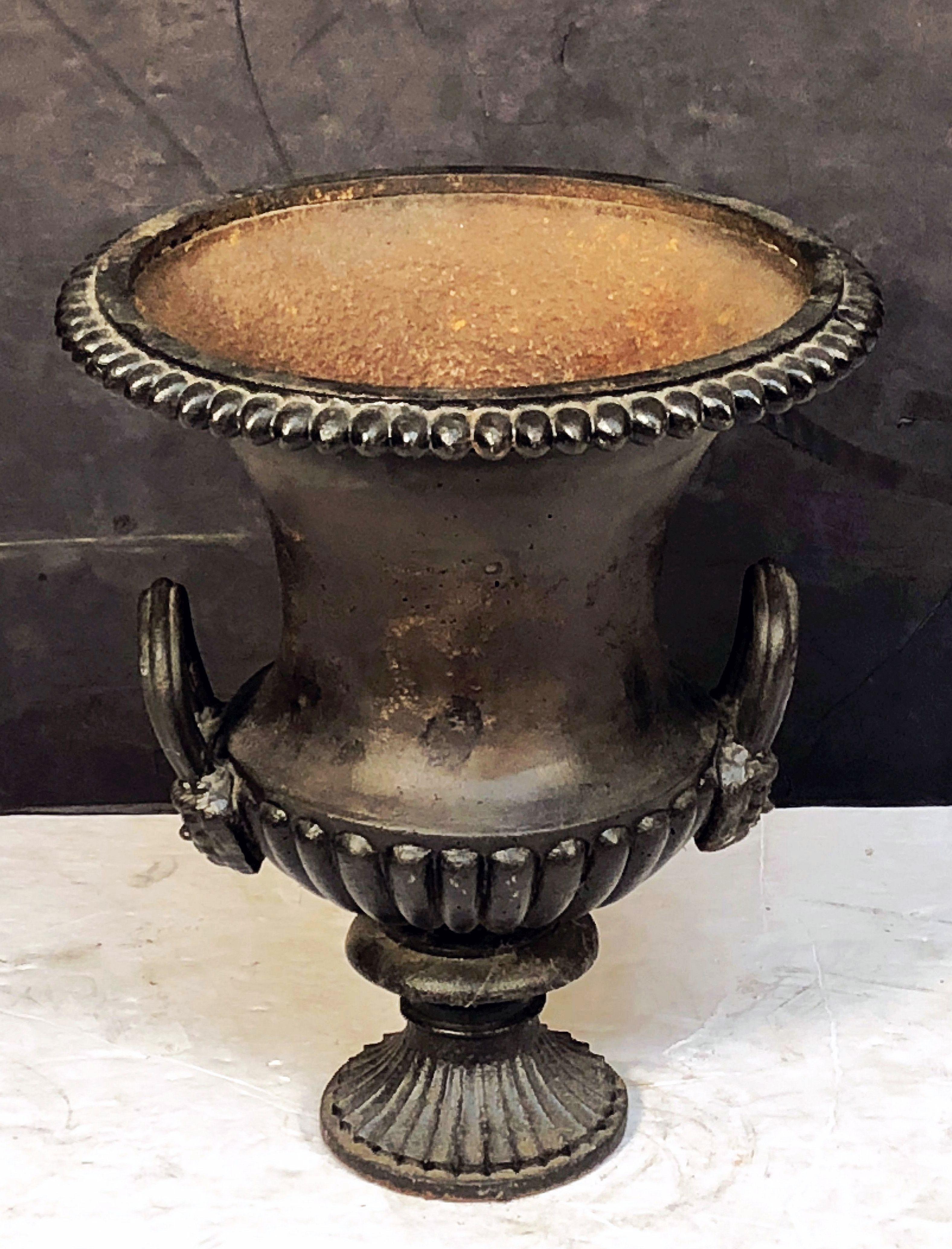 French Garden Urn or Planter Pot of Cast Iron in the Classical Style For Sale 1