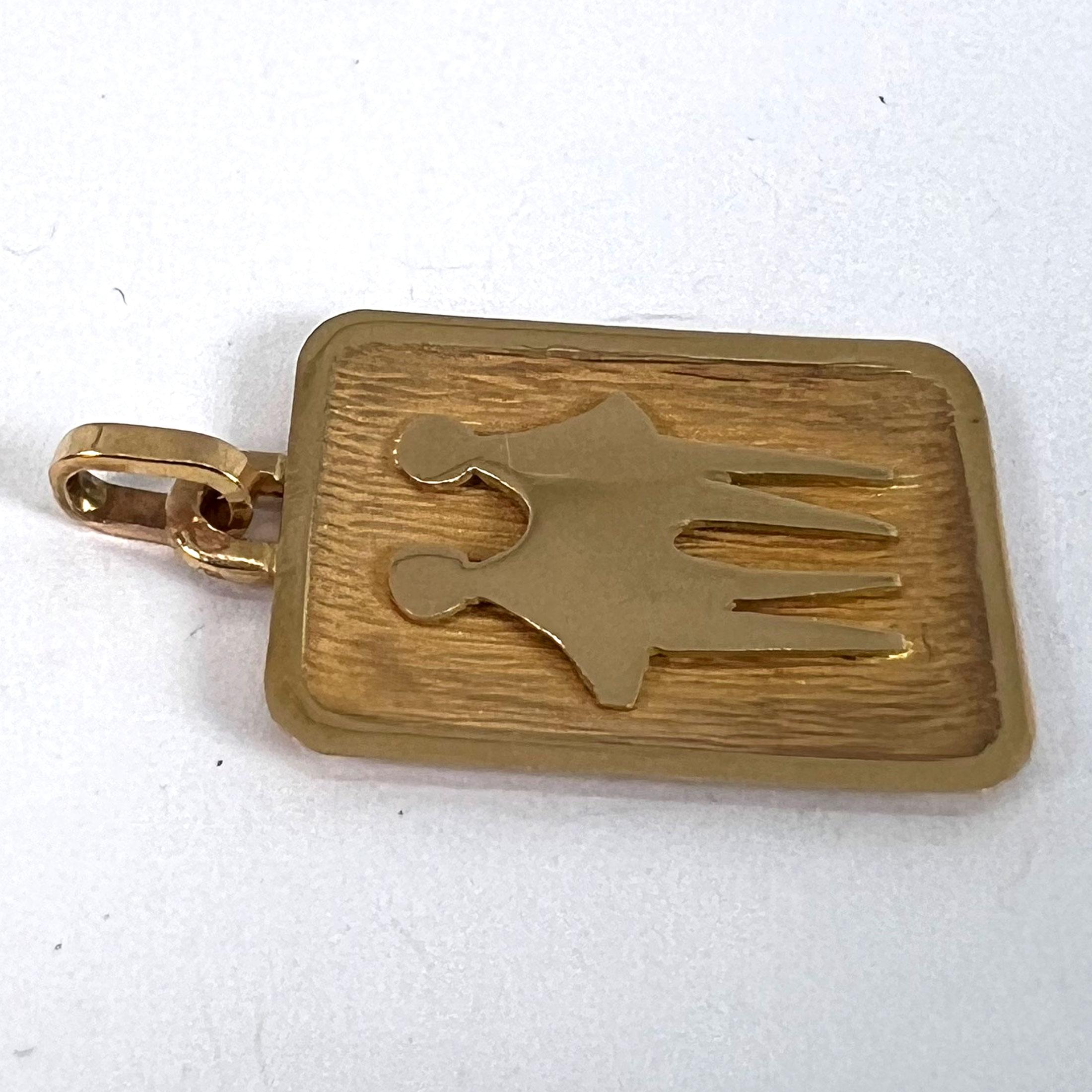 French Gemini Starsign Zodiac 18K Yellow Gold Charm Medal Pendant For Sale 10
