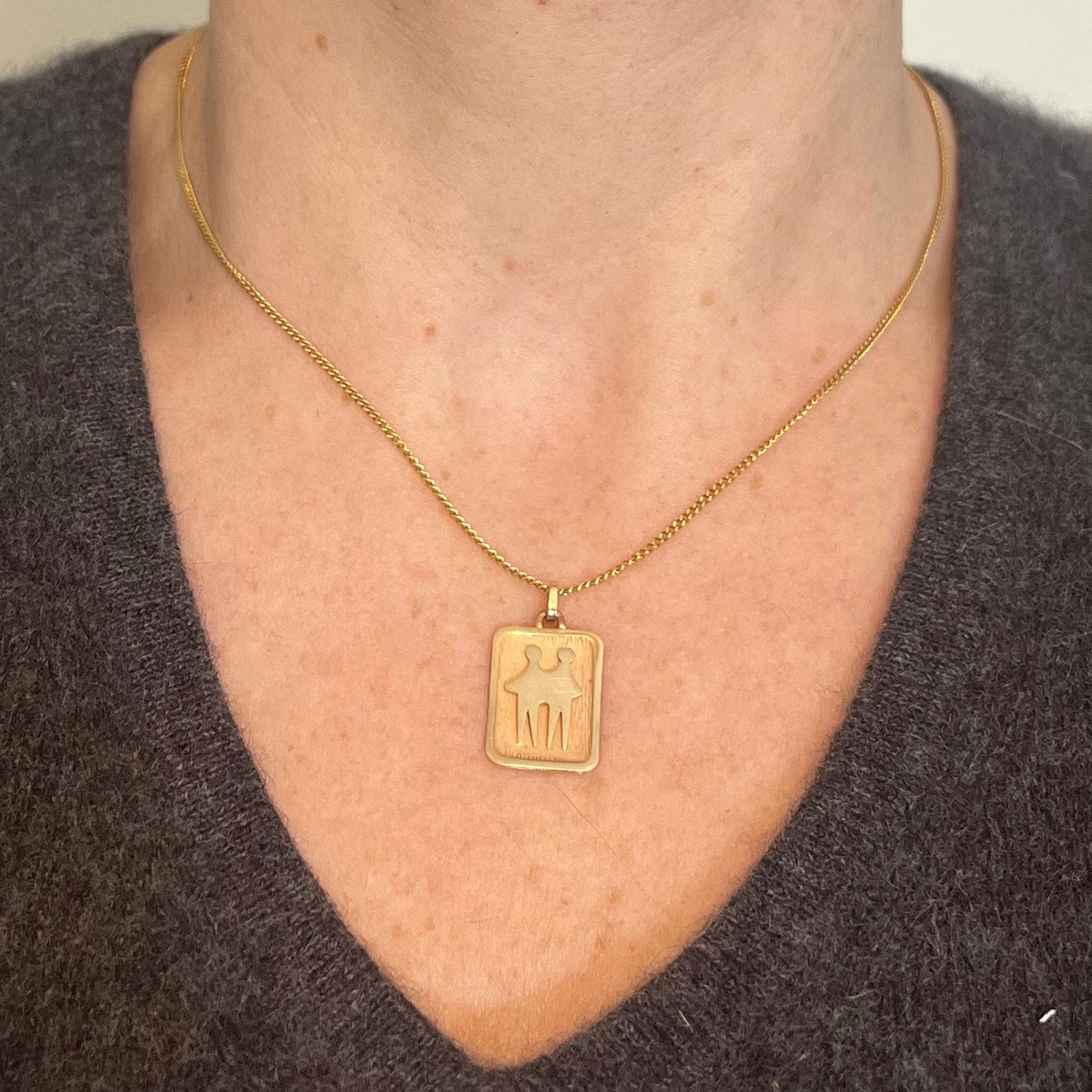 da uomo o donna Ciondolo a forma di medaglia con charm in oro giallo 18 carati con segno zodiacale Gemelli francesi in vendita
