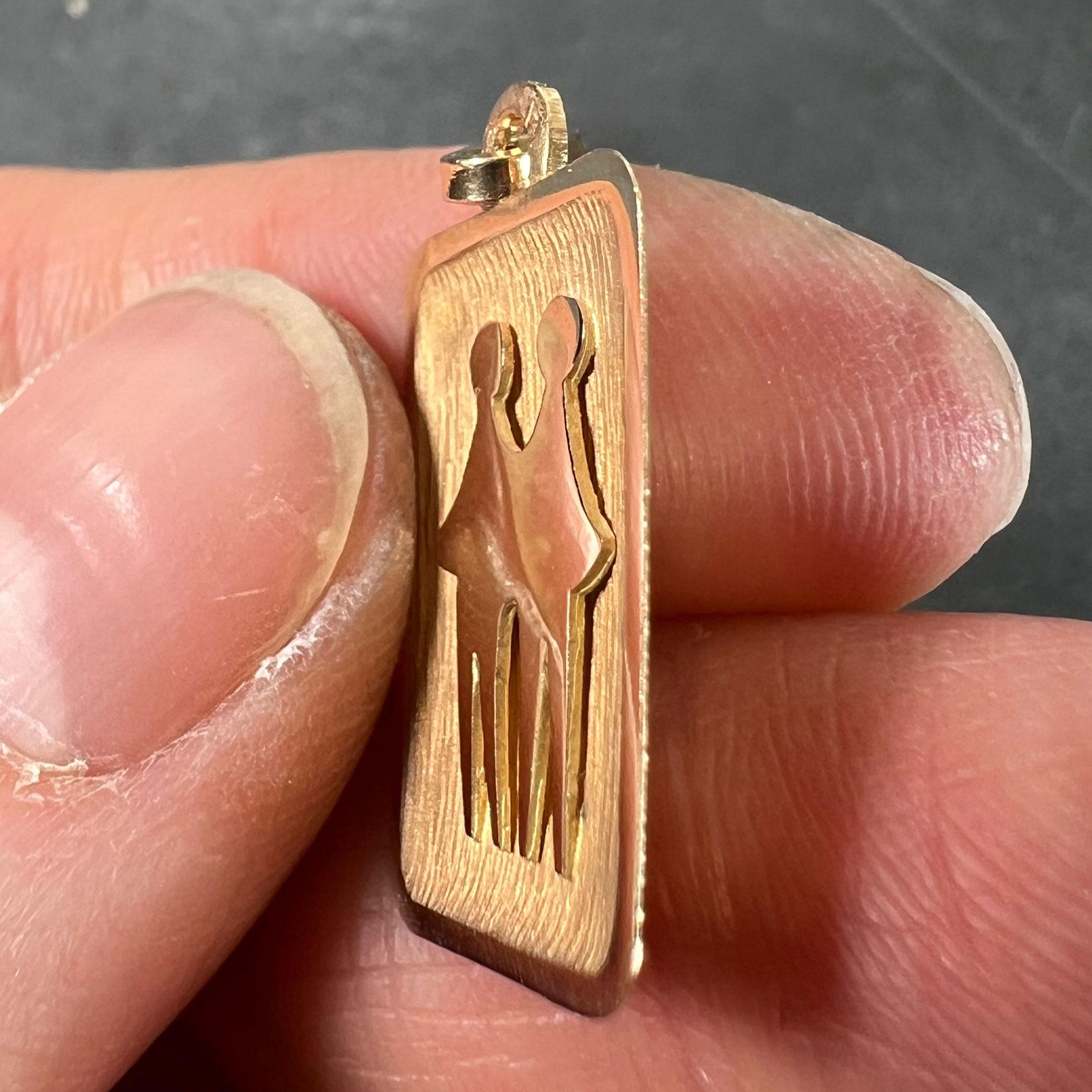 French Gemini Starsign Zodiac 18K Yellow Gold Charm Medal Pendant For Sale 3