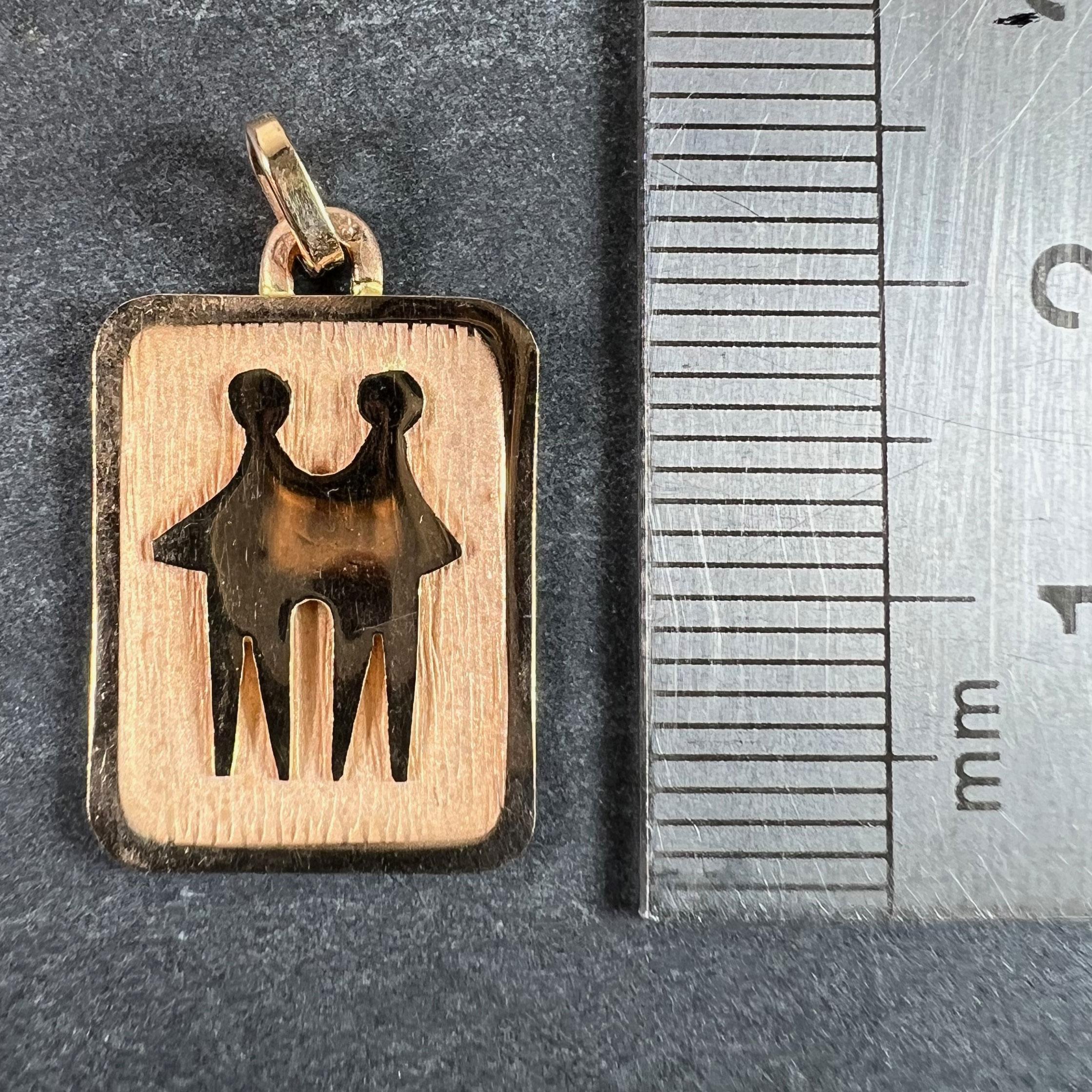 Ciondolo a forma di medaglia con charm in oro giallo 18 carati con segno zodiacale Gemelli francesi in vendita 4