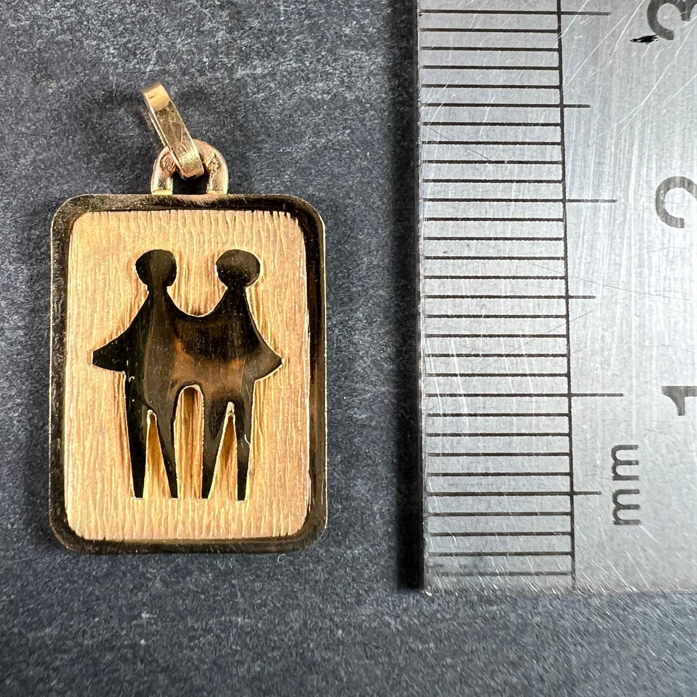 French Gemini Starsign Zodiac 18K Yellow Gold Charm Medal Pendant For Sale 5