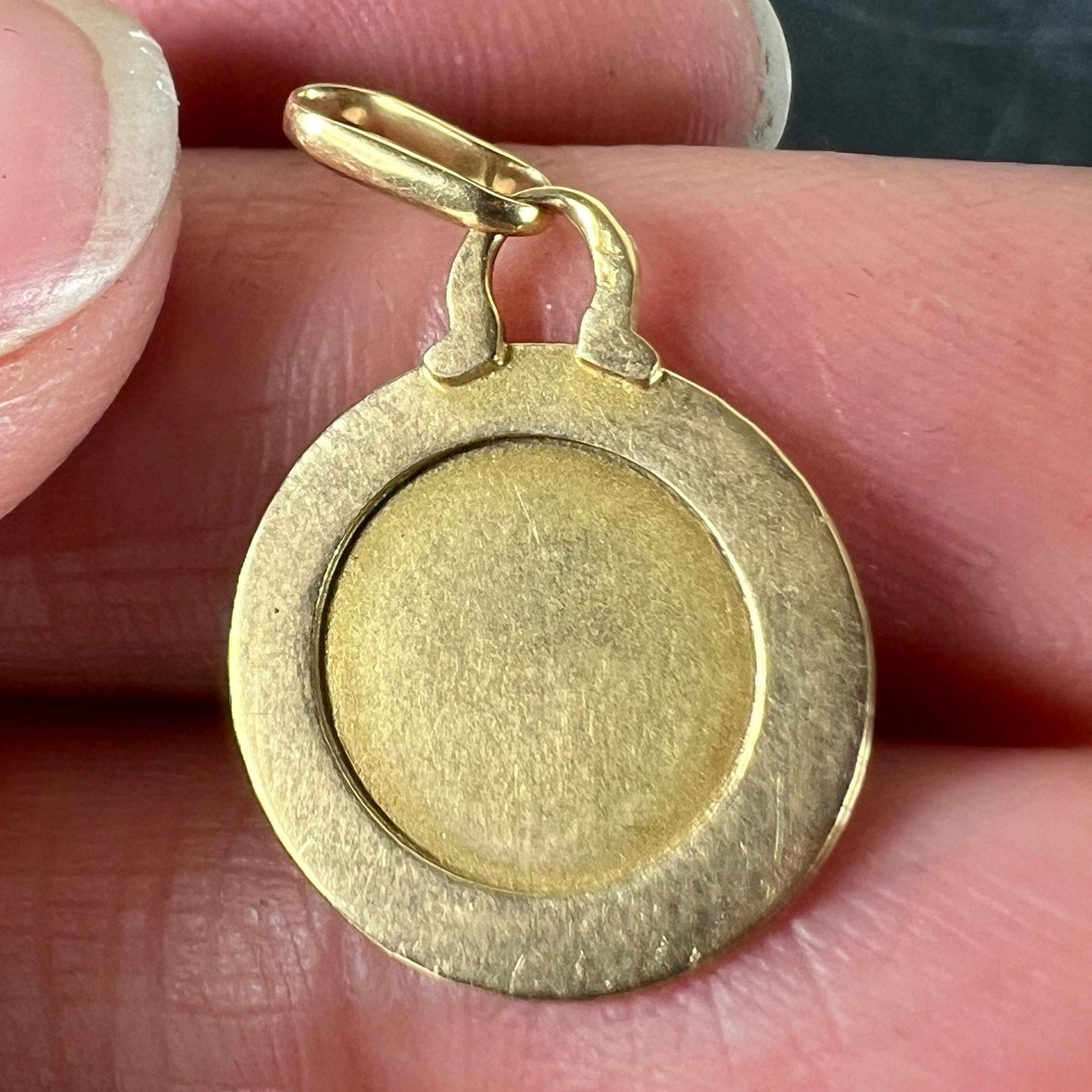 Colgante de oro amarillo de 18 quilates con el signo del zodiaco géminis francés Perroud en venta 5