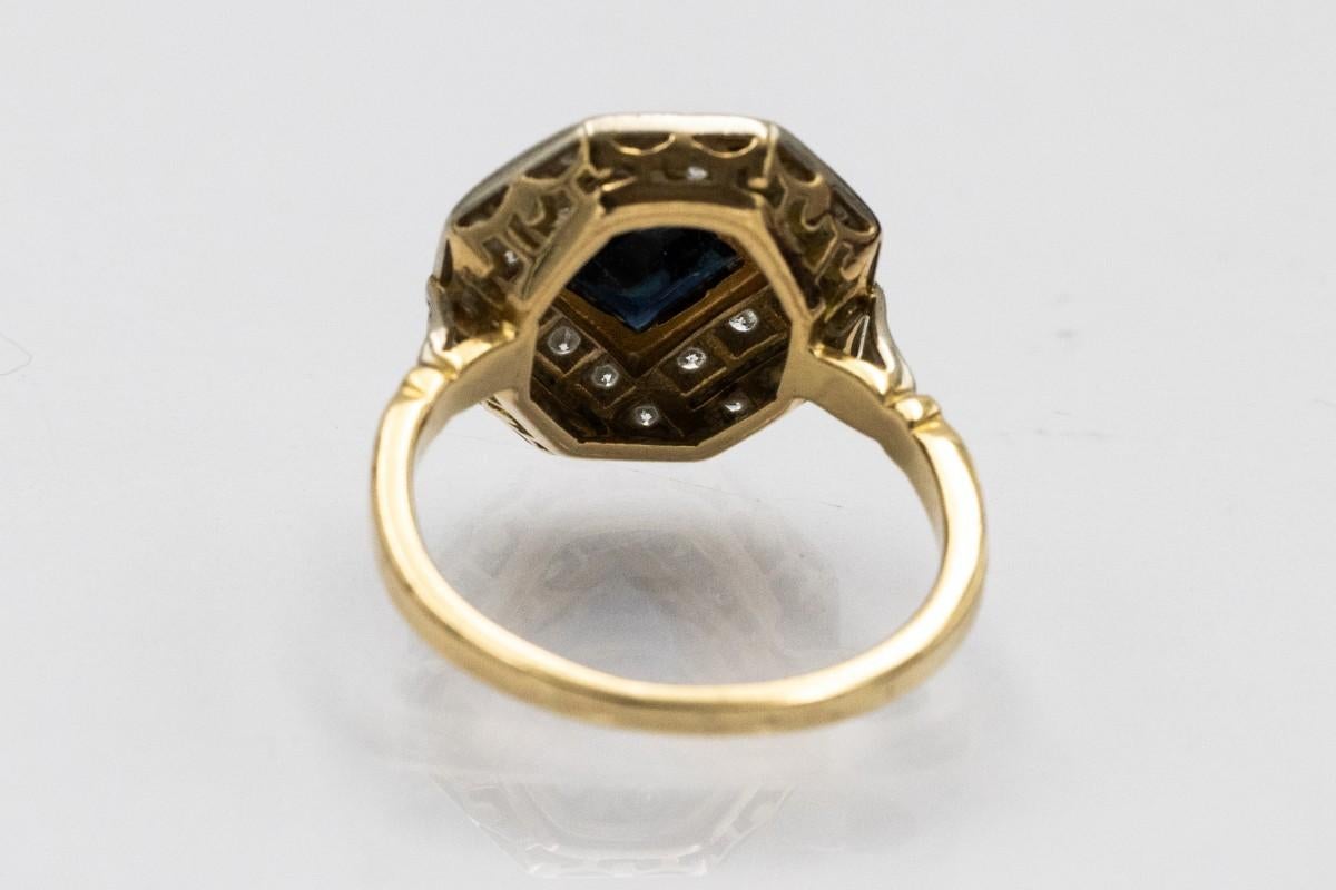 Women's or Men's French geometric Art Deco ring with sapphire and diamonds, circa 1950s. For Sale