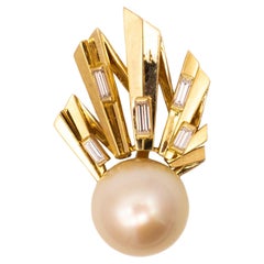 Vintage French Geometric Pendant in 18Kt Yellow Gold VS Diamonds South Sea Pearl