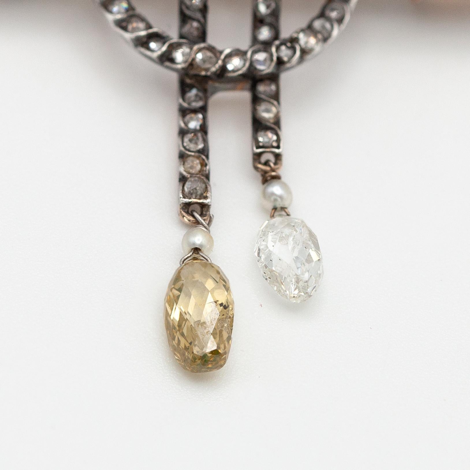 Briolette Cut French Georgian 18K Gold & Silver-Topped Diamond Bow Brooch with Briolette Drops For Sale