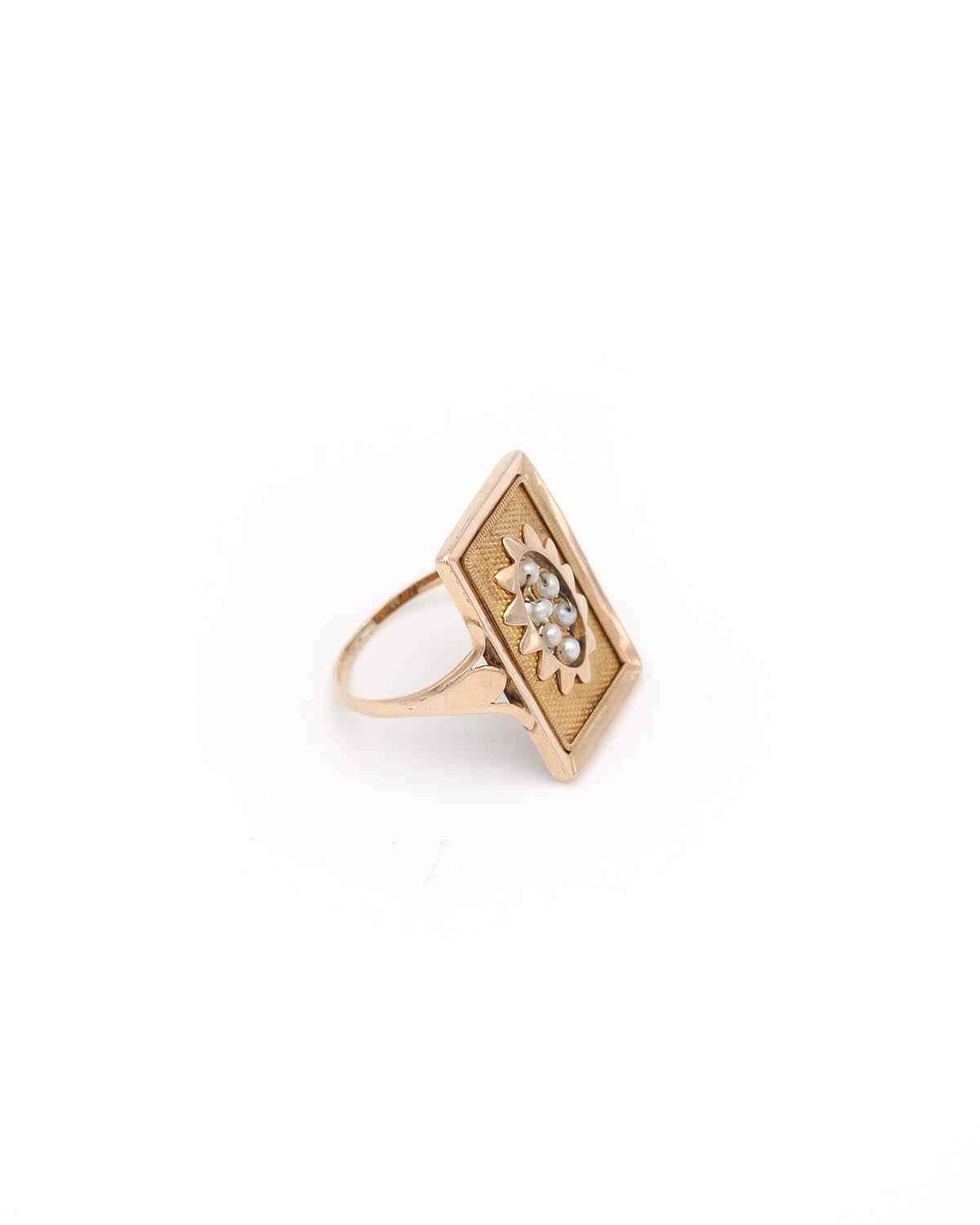Uncut French Georgian pearl ring in 18 karat gold, rectangular shape, natural pearl For Sale