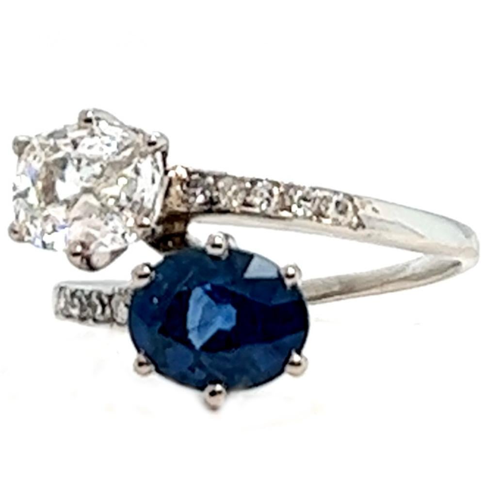 Mid Century French GIA 0.92 Carat Diamond Sapphire Platinum Toi Et Moi Ring In Excellent Condition In Beverly Hills, CA