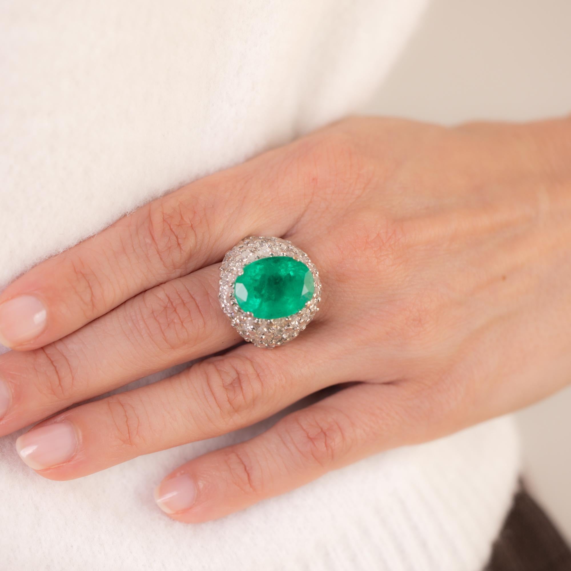 Oval Cut French GIA 11.52 carat Colombian emerald diamond ring