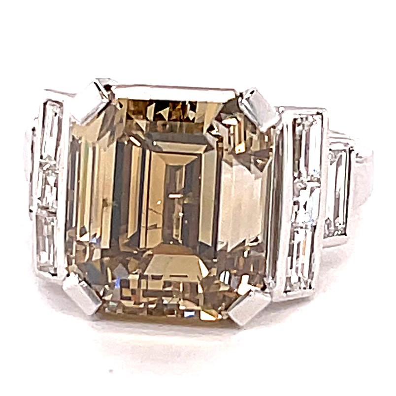 Verlobungsring aus 18 Karat Gold mit GIA 12,20 Karat gelbem Fancy-Diamant im Zustand „Hervorragend“ in Beverly Hills, CA