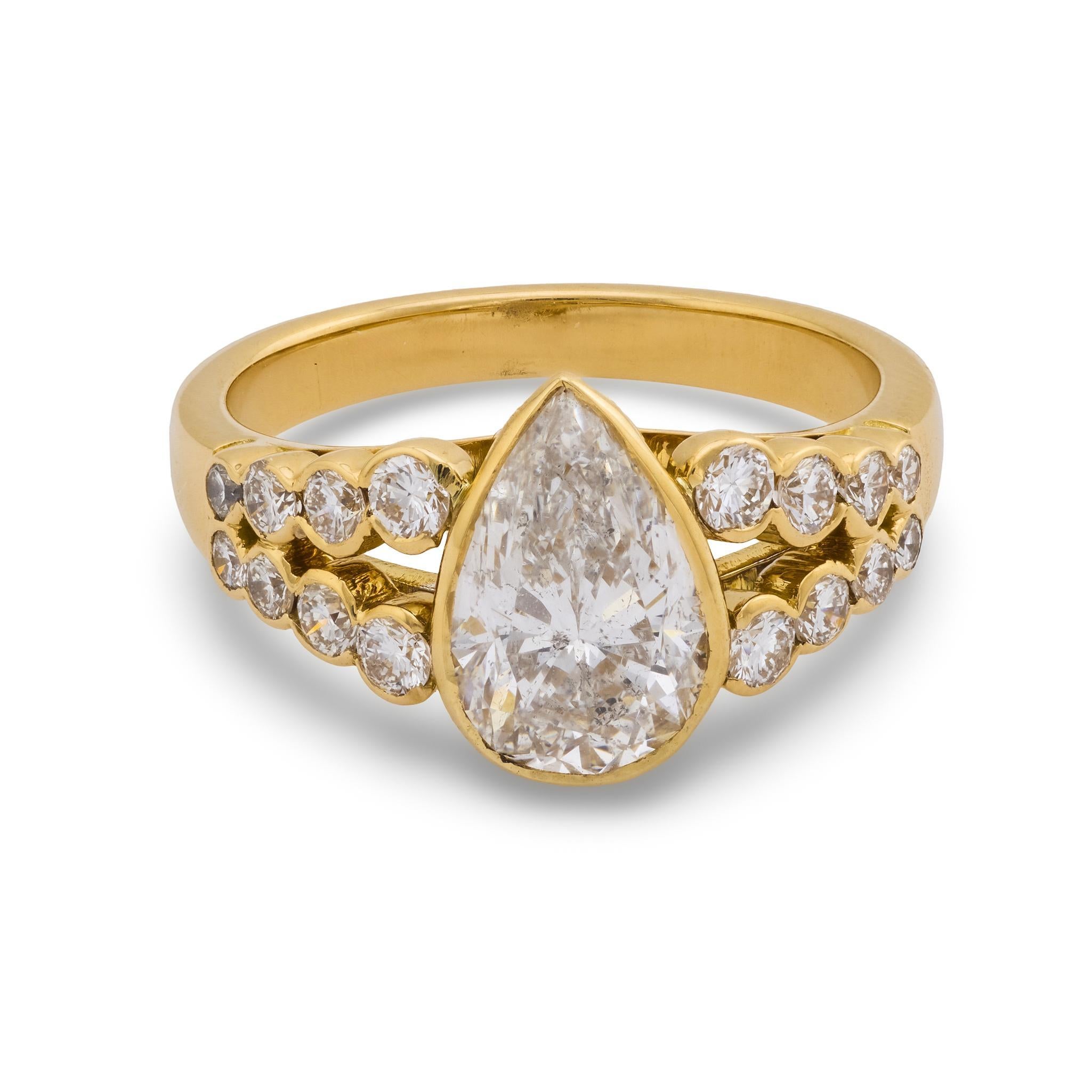 Contemporain Bague de fiançailles en or jaune 18k GIA 1,56 carat diamant poire français en vente