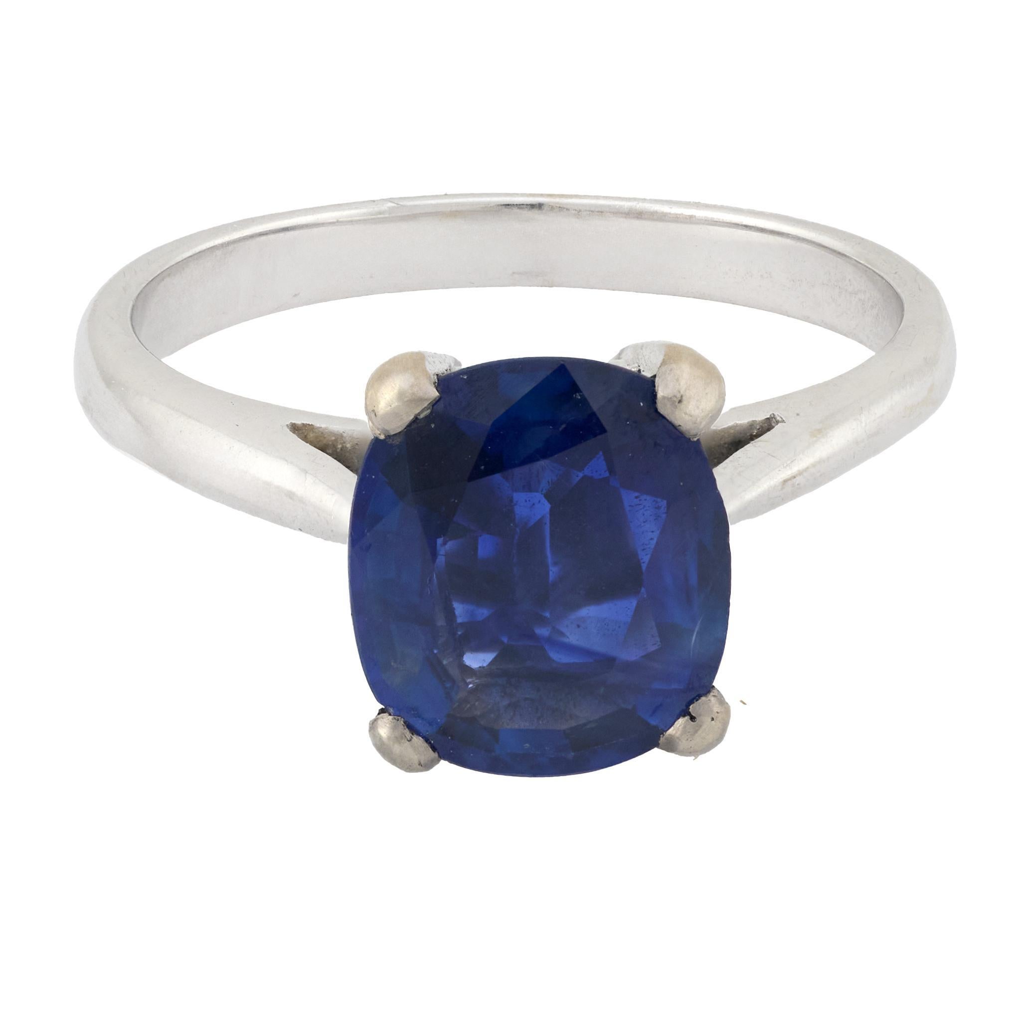 GIA francés Anillo solitario de oro blanco de 18 quilates con zafiro talla oval de 2,07 quilates Corte oval en venta