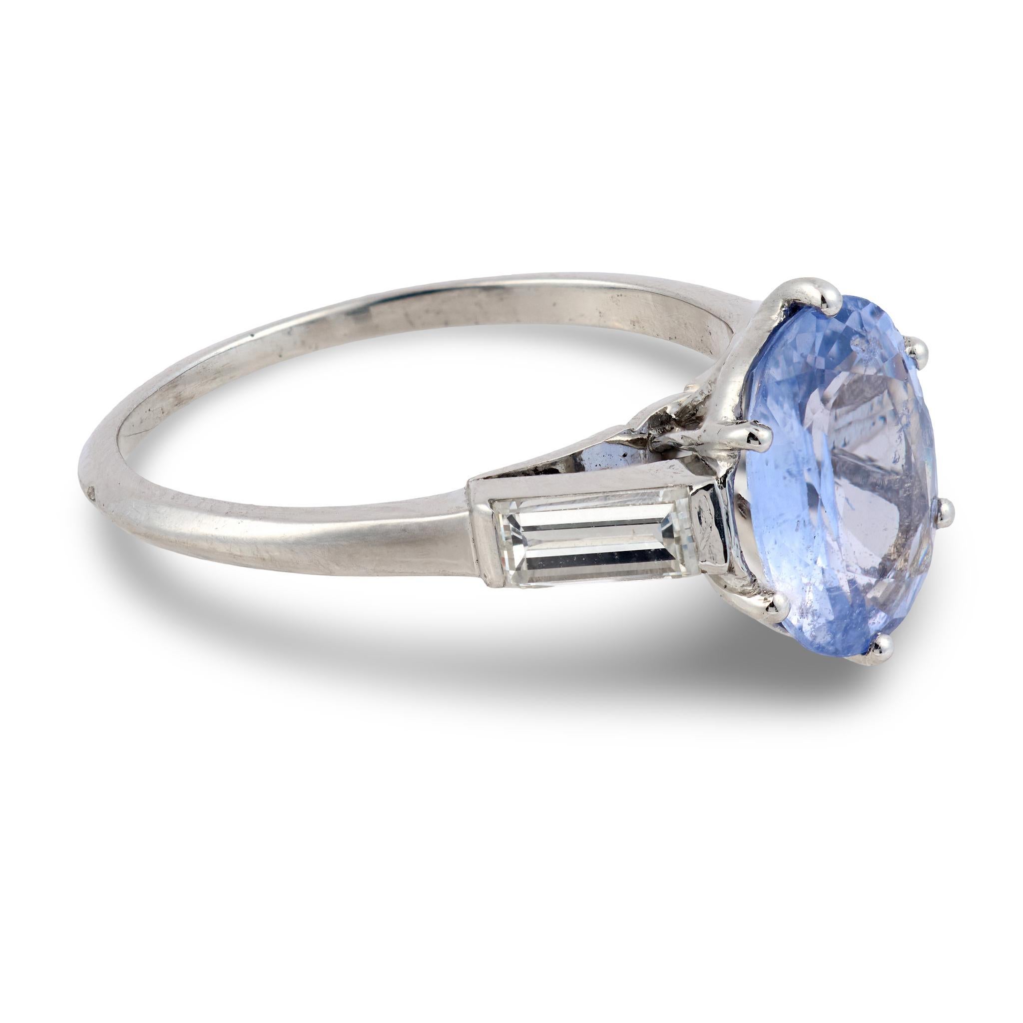 Bague française GIA 2,31 carats saphir diamant platine sans chaleur Bon état - En vente à Beverly Hills, CA