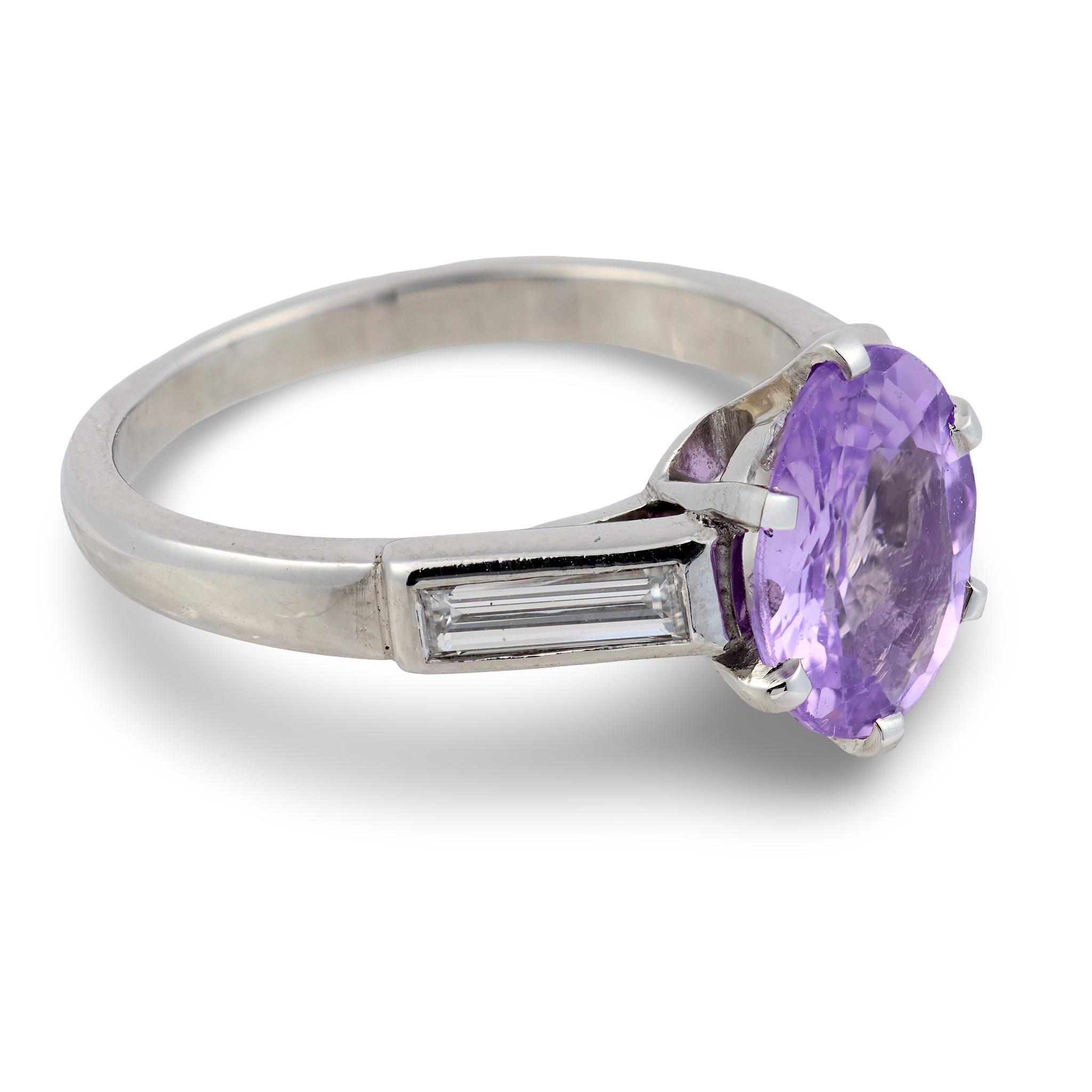 Contemporain Bague en platine GIA 2.45 carats saphir violet diamant sans chaleur en vente