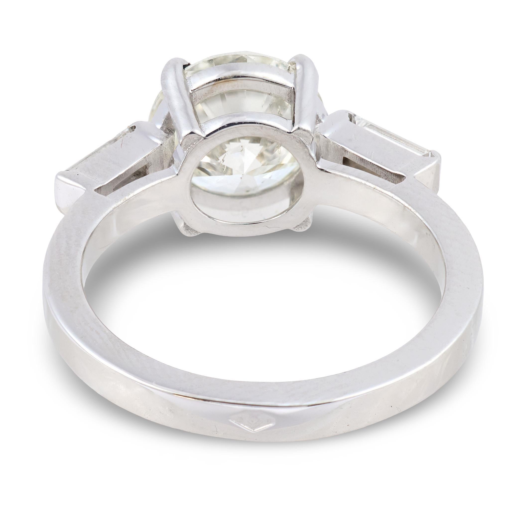 Donna Anello di fidanzamento in platino con diamante rotondo taglio brillante GIA francese da 2.50 carati in vendita