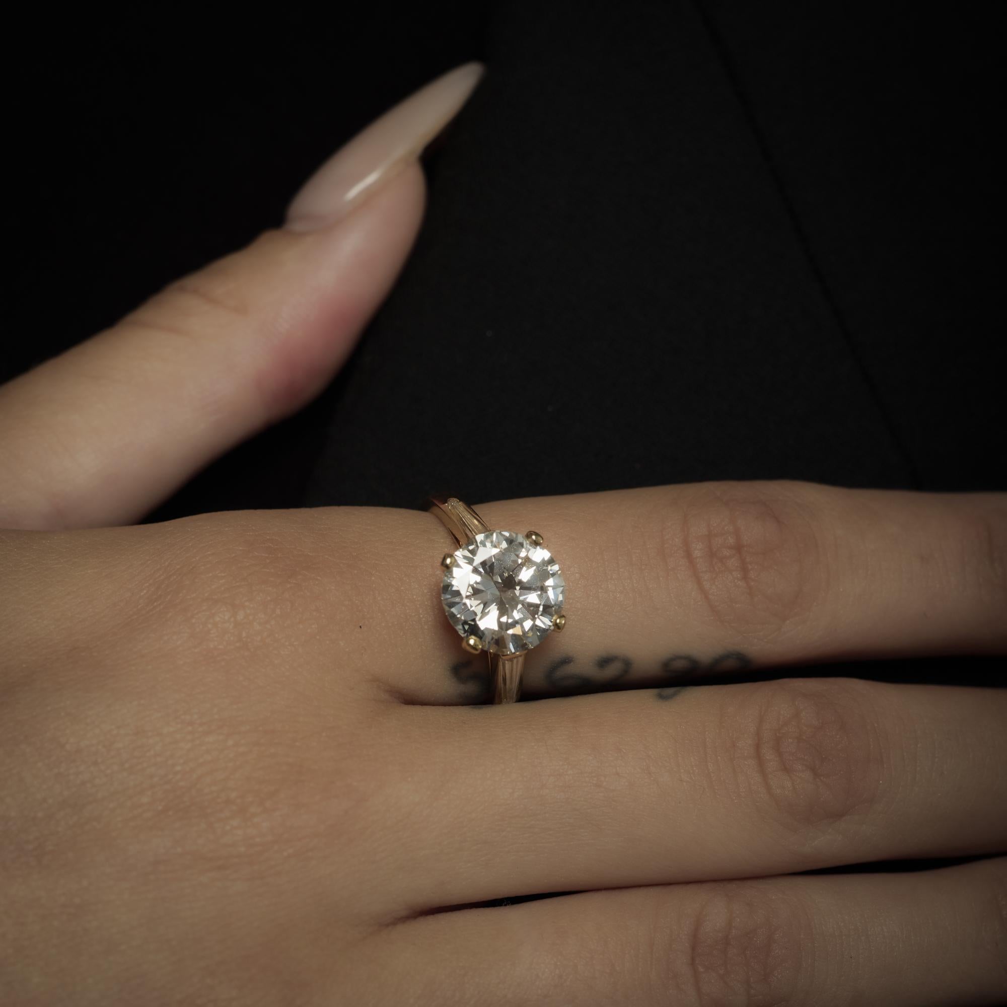 Bague de fiançailles en or jaune 18k avec un diamant français GIA de 4,00 carats Pour femmes en vente