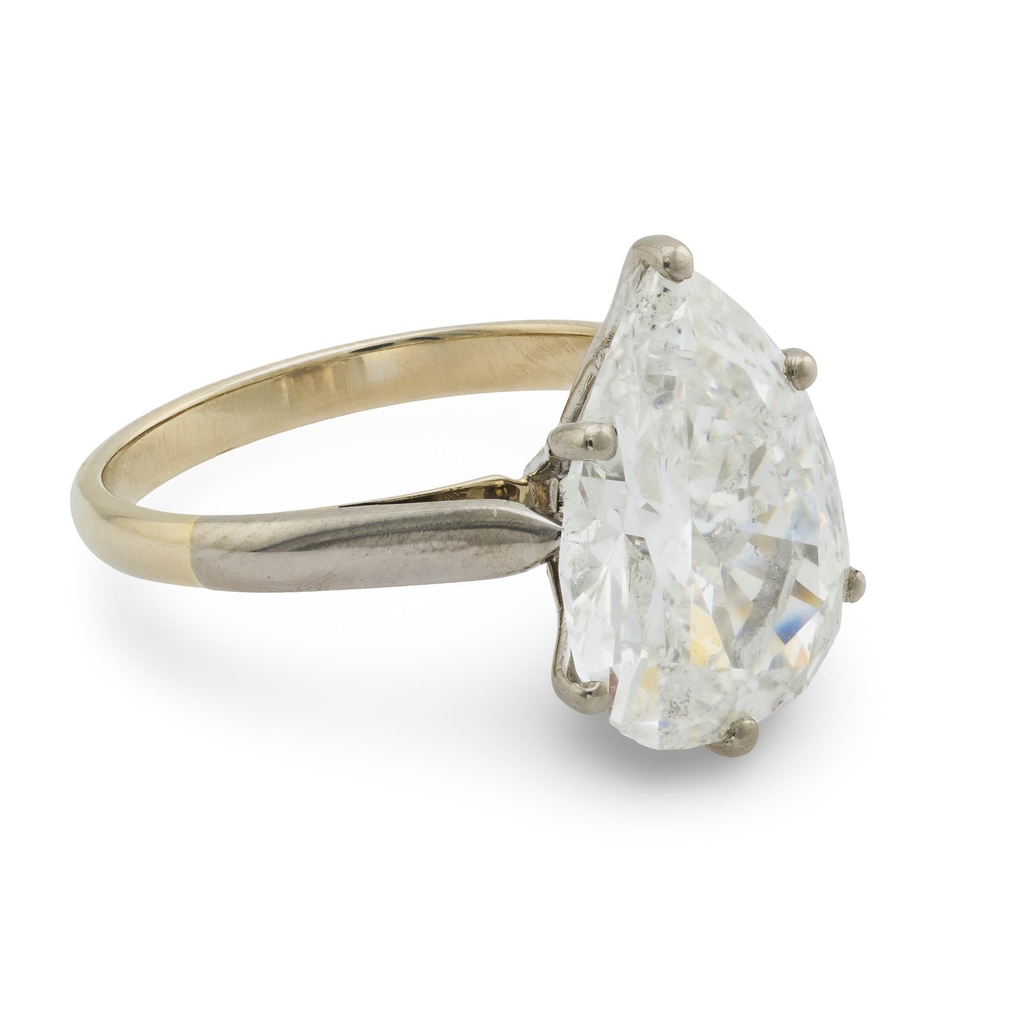 Anello di fidanzamento in oro bianco 18k con diamante a forma di pera da 5,51 carati GIA francese In condizioni buone in vendita a Beverly Hills, CA