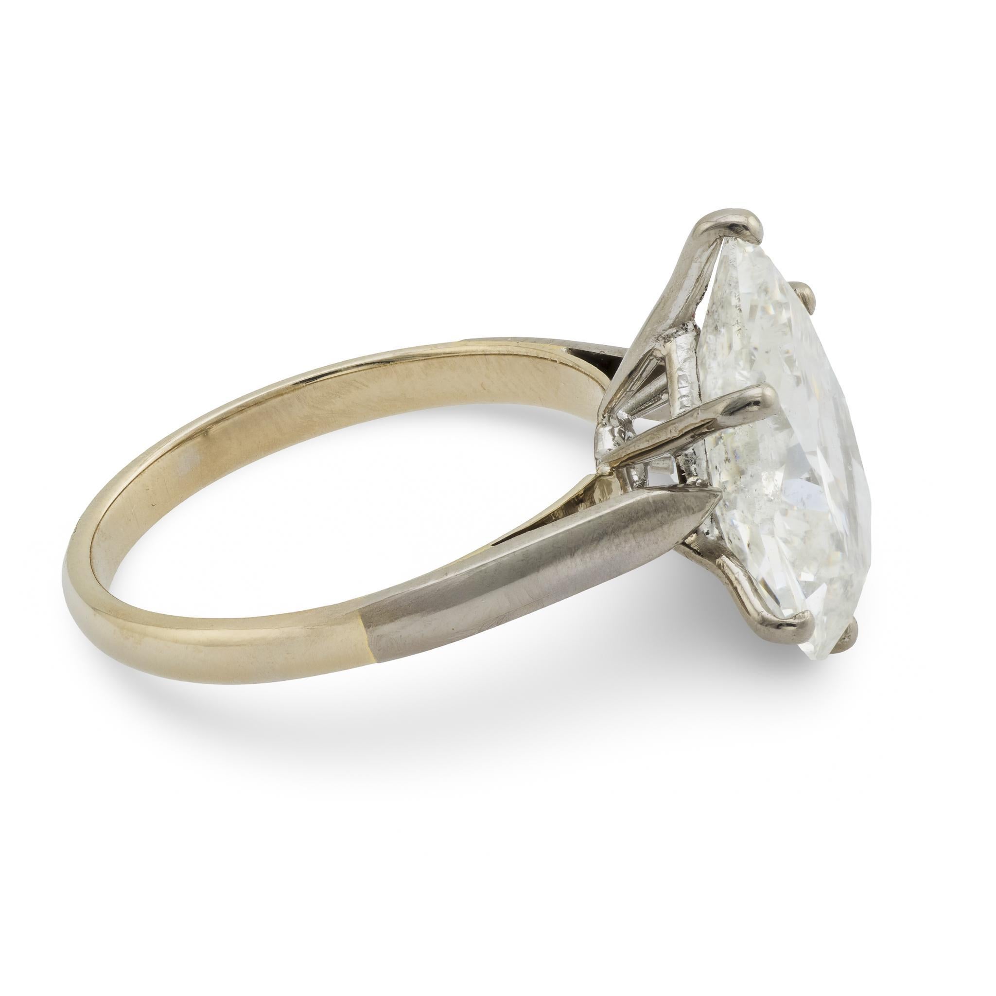 Anello di fidanzamento in oro bianco 18k con diamante a forma di pera da 5,51 carati GIA francese in vendita 1