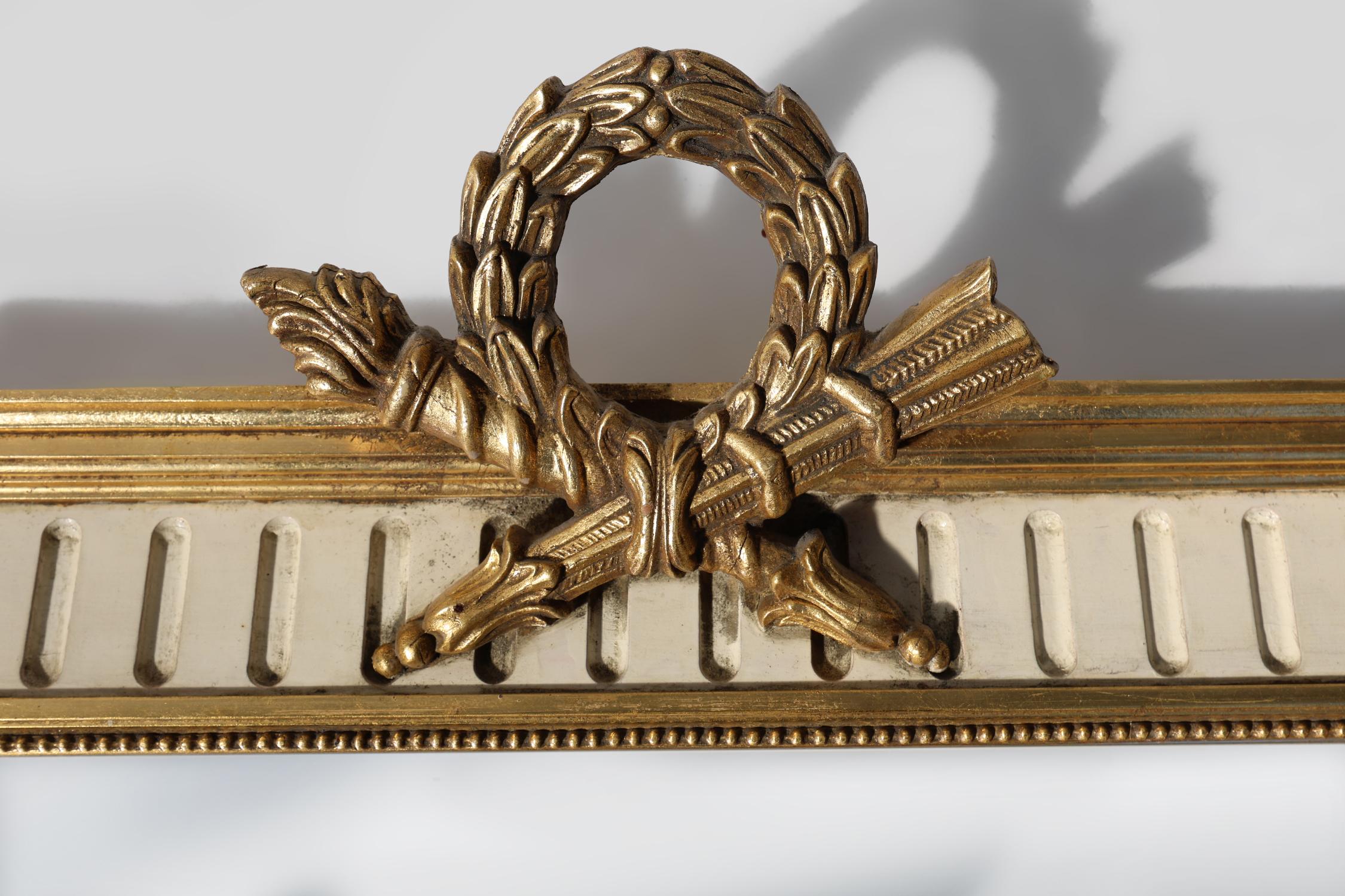 Louis-Philippe Miroir français encadré de dorures et crème de style Louis Philippe en vente