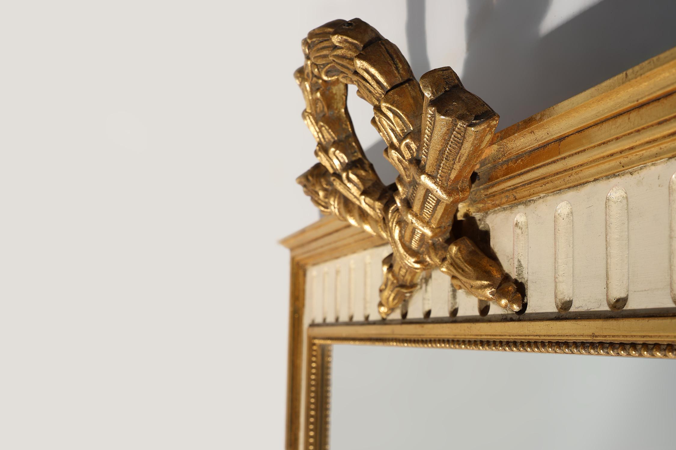 Miroir français encadré de dorures et crème de style Louis Philippe en vente 3