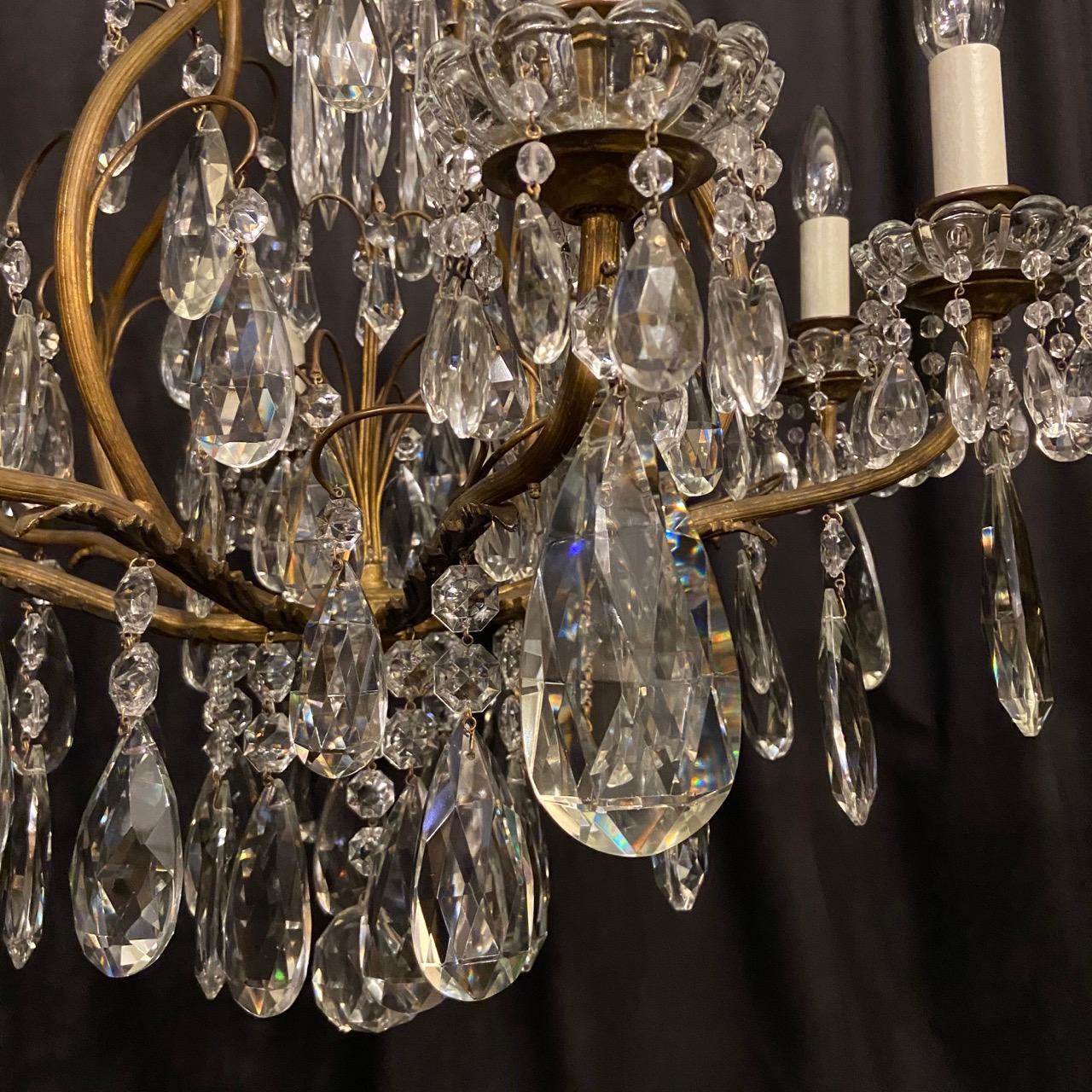 French Gilded Brass and Crystal 9-Light Antique Chandelier In Good Condition For Sale In Chester, GB