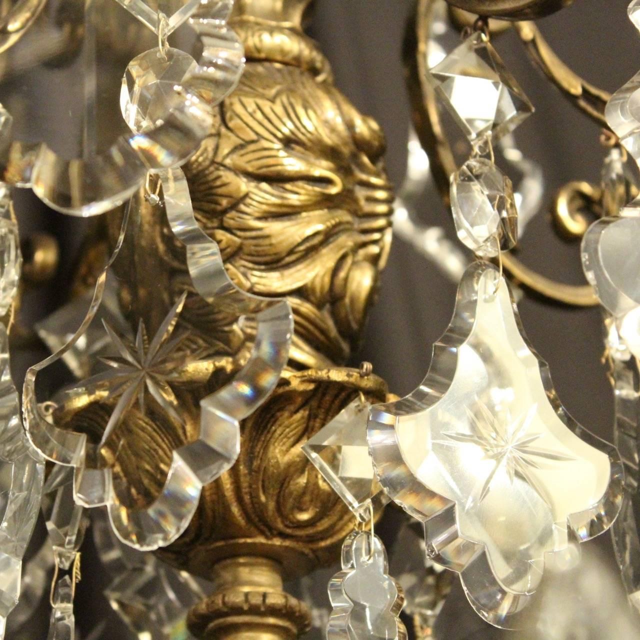 French Gilded Bronze and Crystal Sixteen-Light Antique Chandelier In Good Condition For Sale In Chester, GB