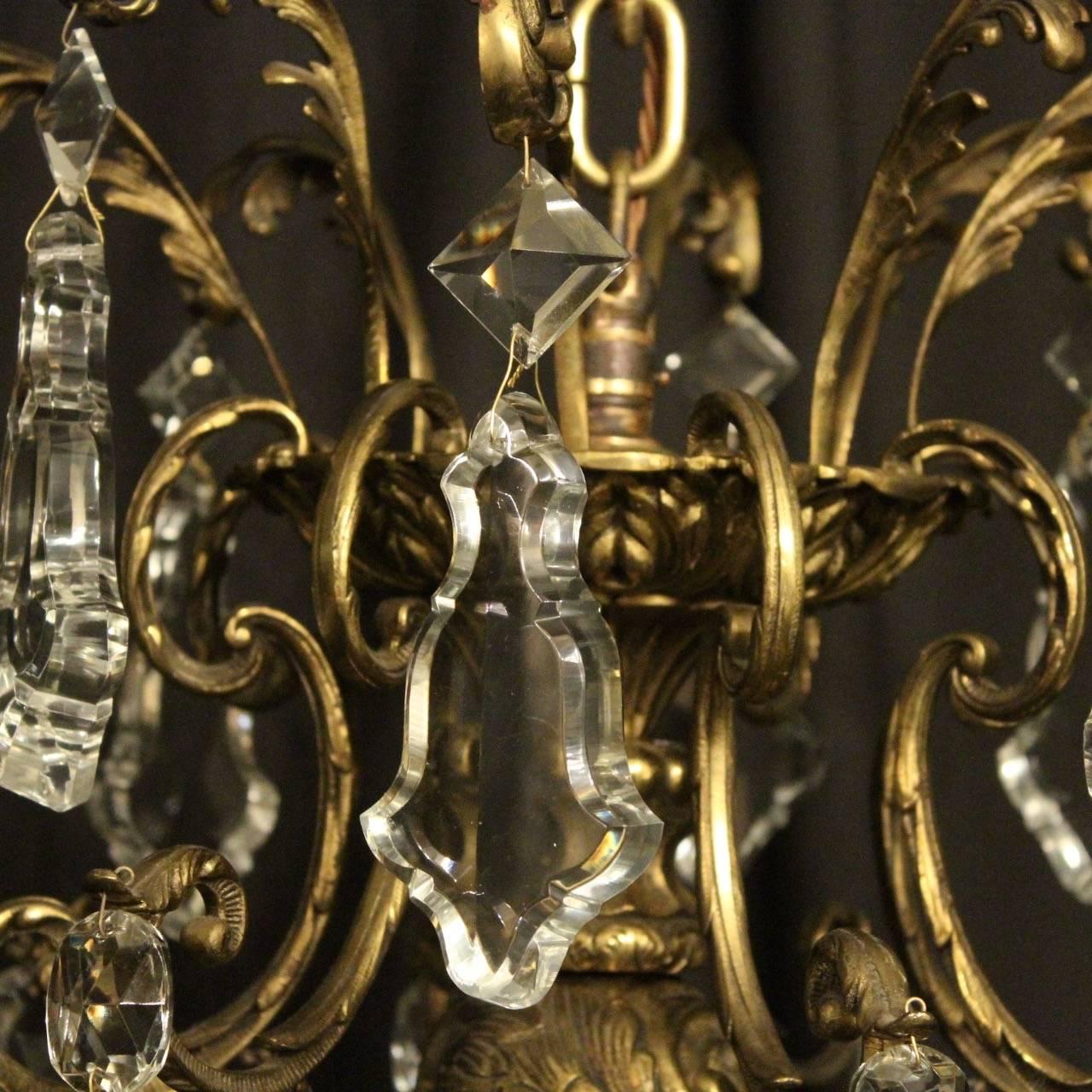 French Gilded Bronze and Crystal Sixteen-Light Antique Chandelier For Sale 1