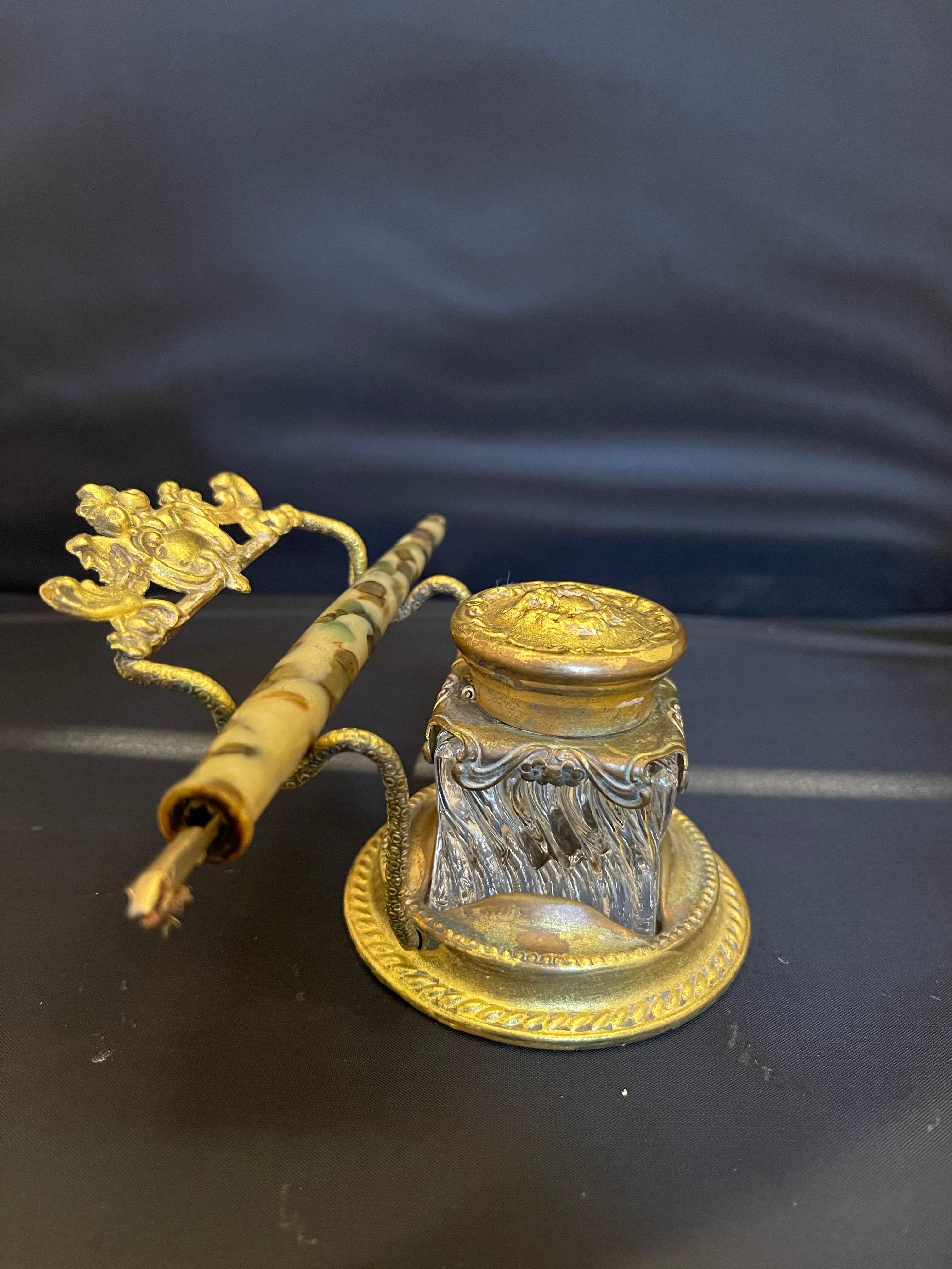 French Gilded Bronze Inkwell, Pen Rest, 19th Century For Sale 1