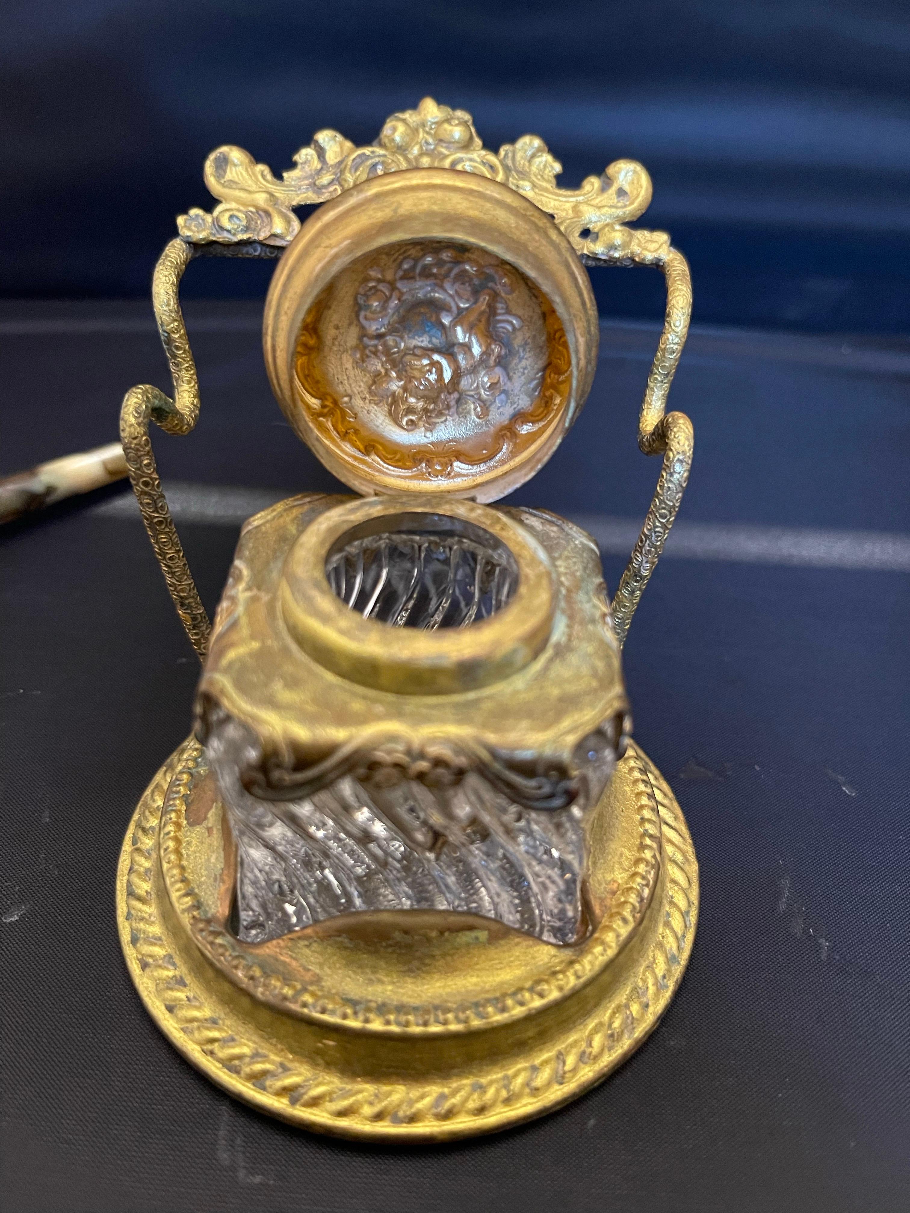 French Gilded Bronze Inkwell, Pen Rest, 19th Century For Sale 5