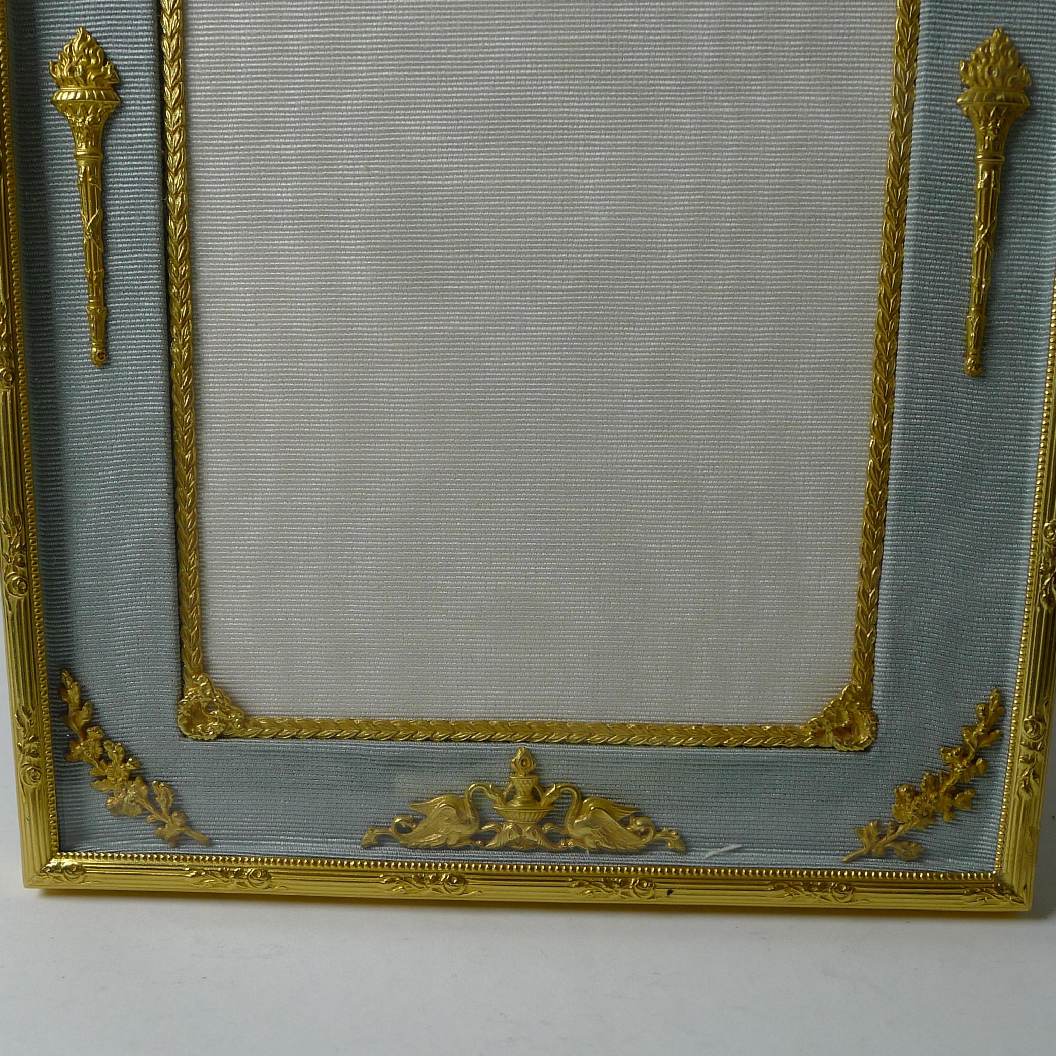 French Gilded Bronze Photograph / Picture Frame - Cherubs c.1900 In Good Condition In Bath, GB