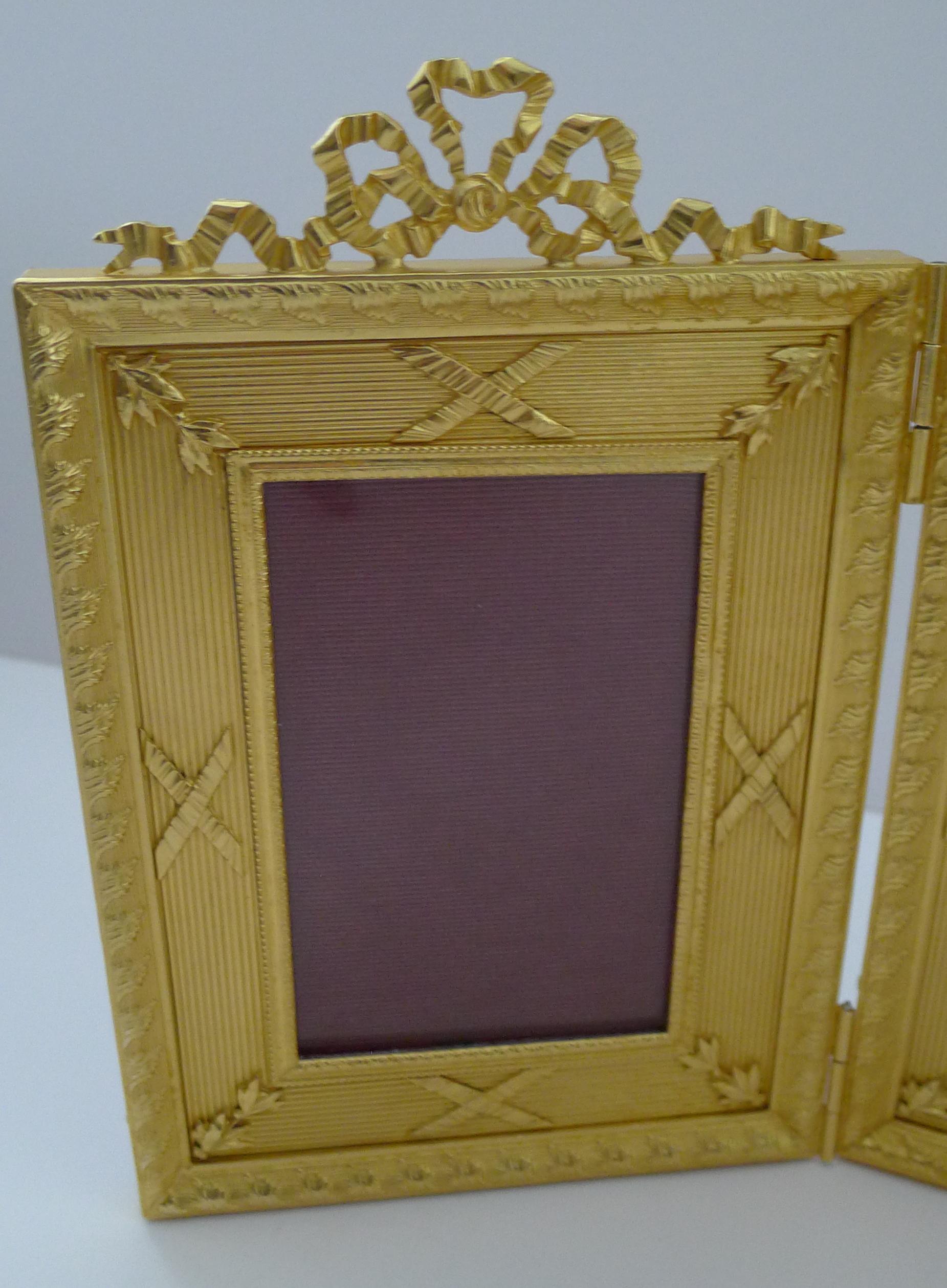 French Gilded Bronze Triple Picture / Photograph Frame c.1900 In Good Condition For Sale In Bath, GB