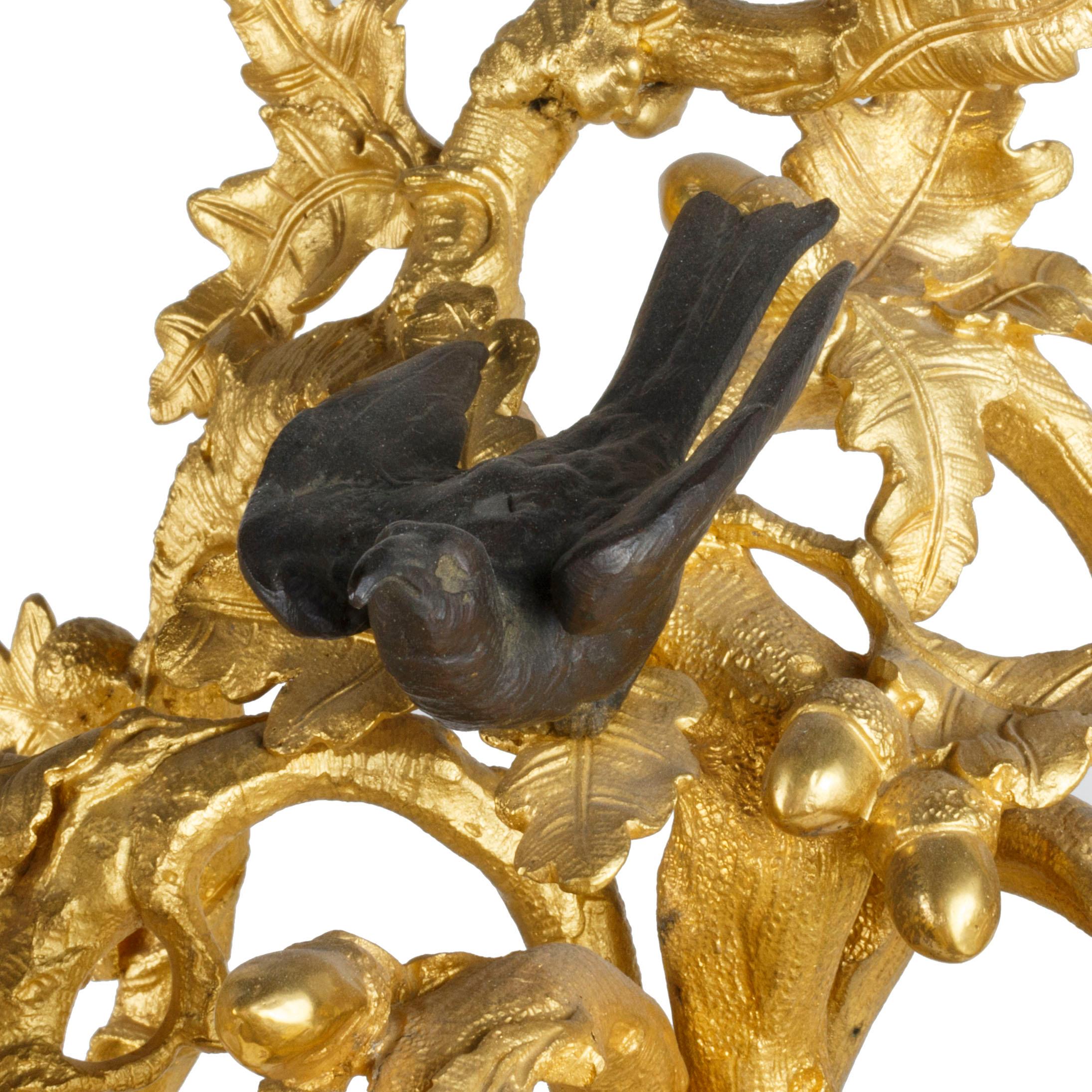 Französische vergoldete Kandelaber des 19. Jahrhunderts (Bronze) im Angebot