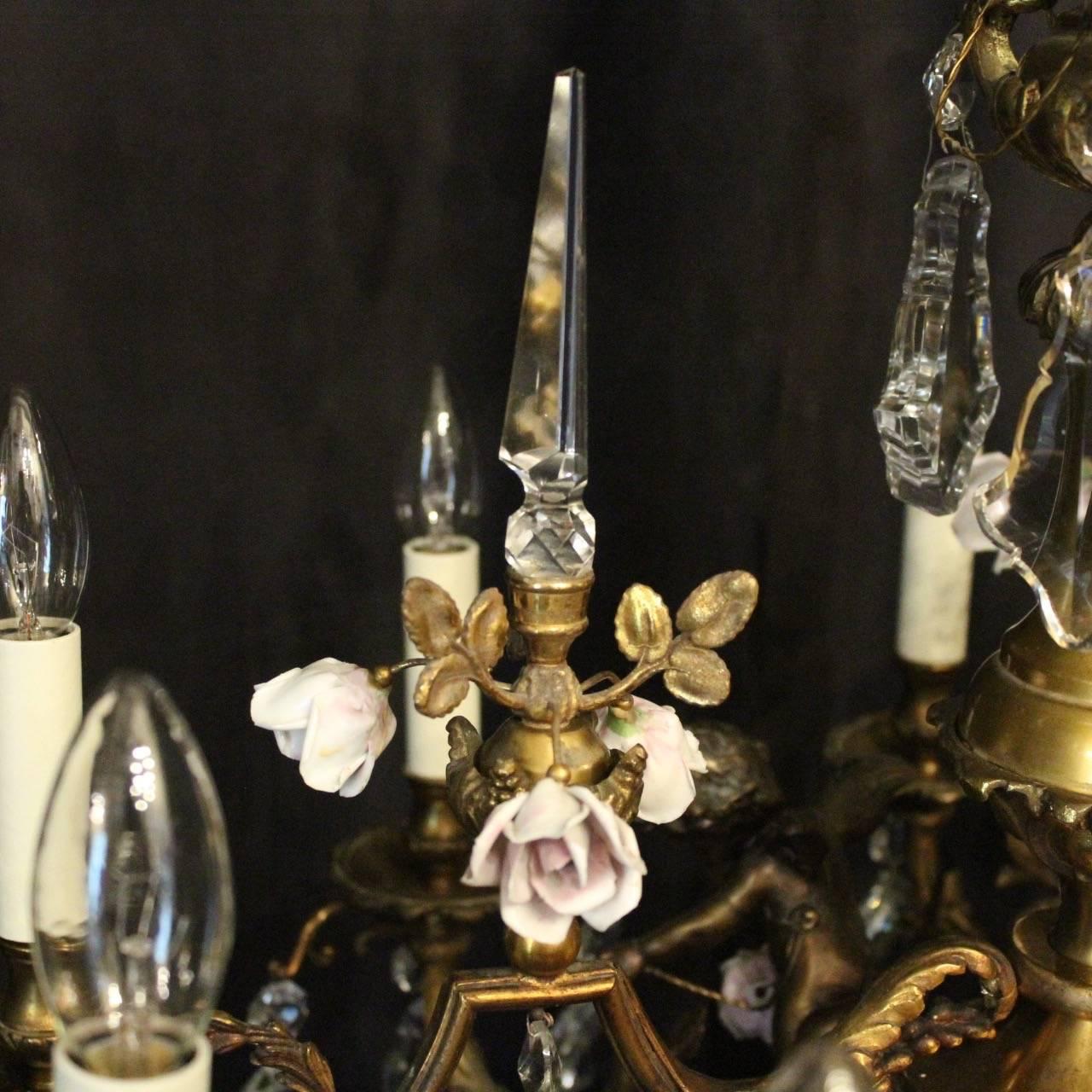 French Gilded Cherub Bronze & Crystal Twelve-Light Antique Chandelier For Sale 1