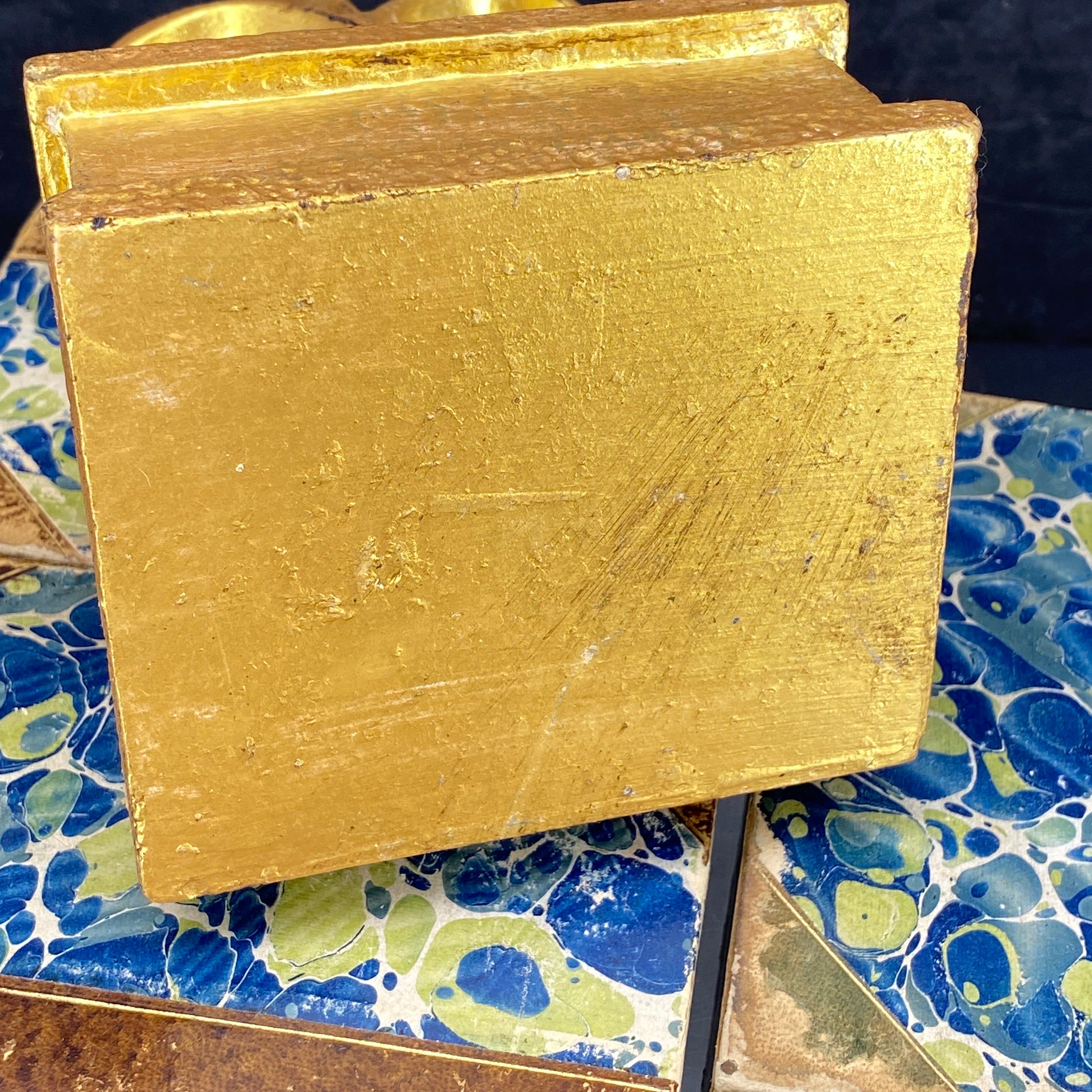 Oggetto scultura francese in oro dorato Fleur-de-Lis in vendita 2