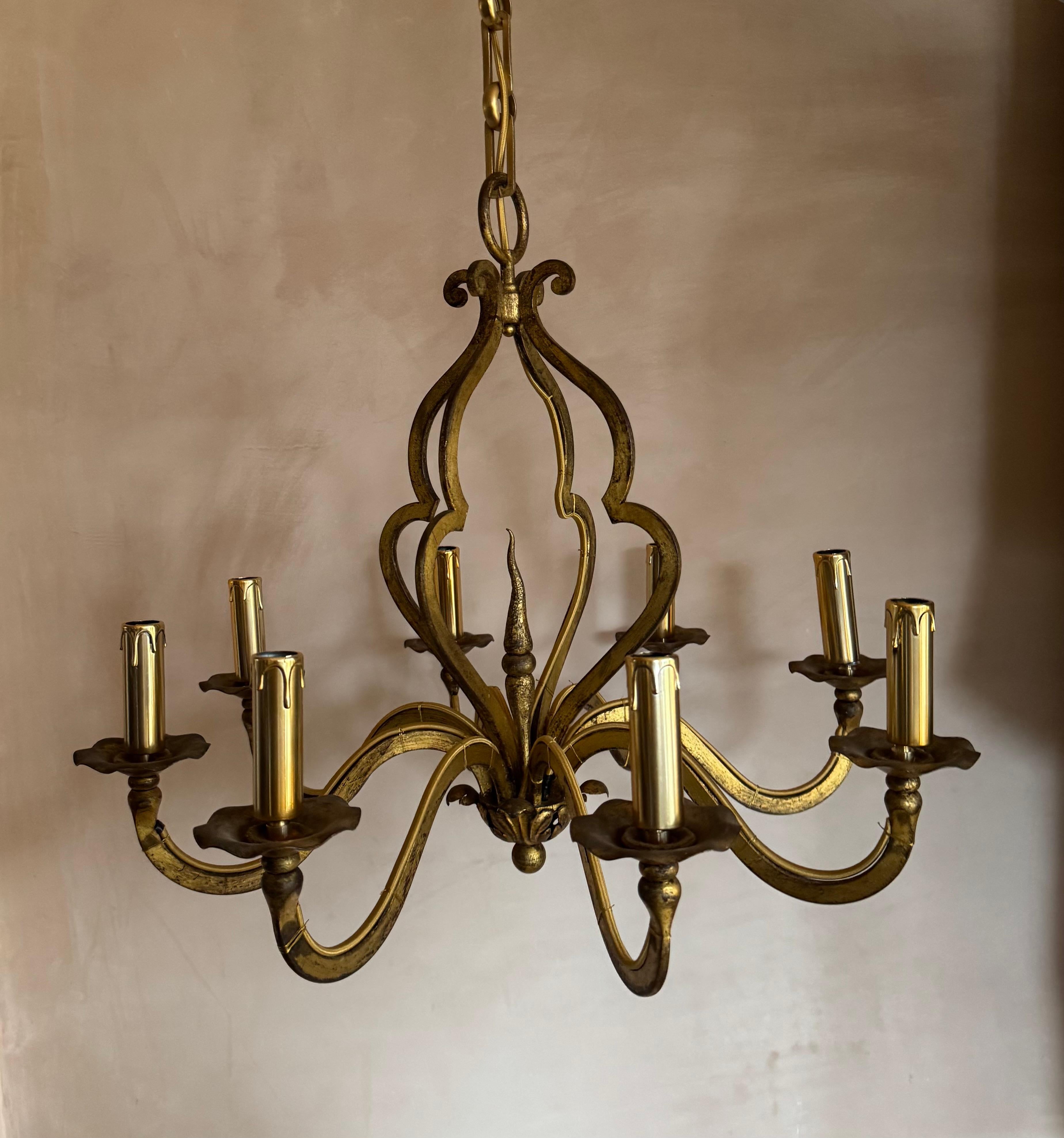 XX secolo Lampadario francese in ferro dorato della Maison Ramsay in vendita