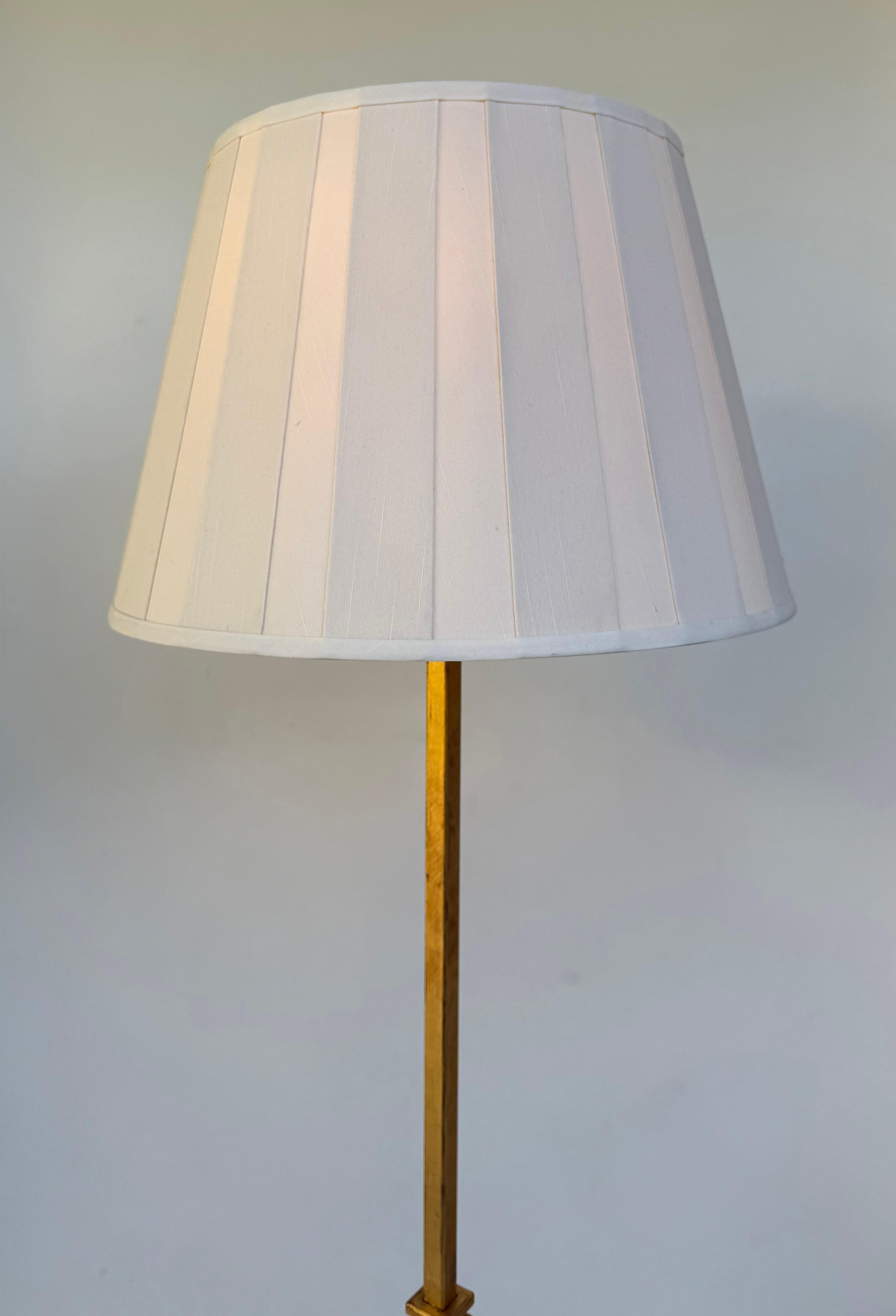 Lampadaire français en fer doré par Maison Ramsay Excellent état - En vente à Palm Springs, CA