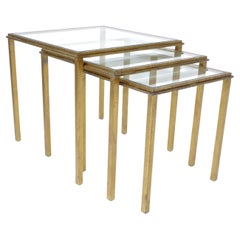 Ensemble de trois tables gigognes en fer doré de Roger Thibier, France, datant d'environ 1960