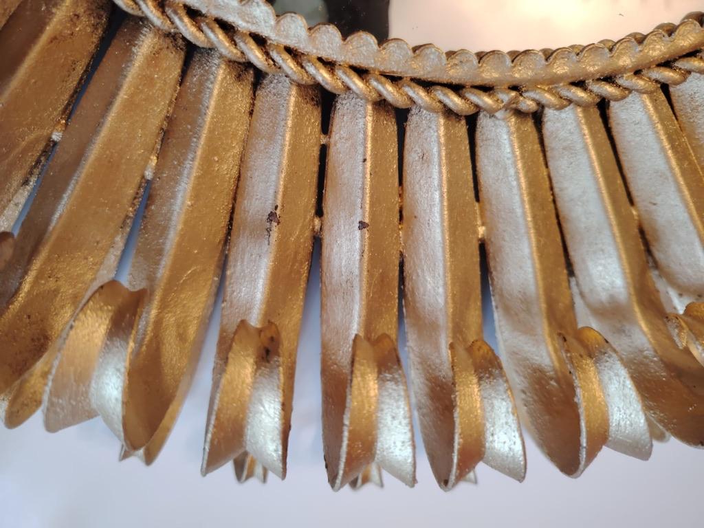 Specchio ovale francese in Wood Wood dorato a raggiera in vendita 2