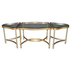 Französisches dreiteiliges Bankett-/Couchtisch-Set aus vergoldetem Stahl im Maison Jansen-Stil