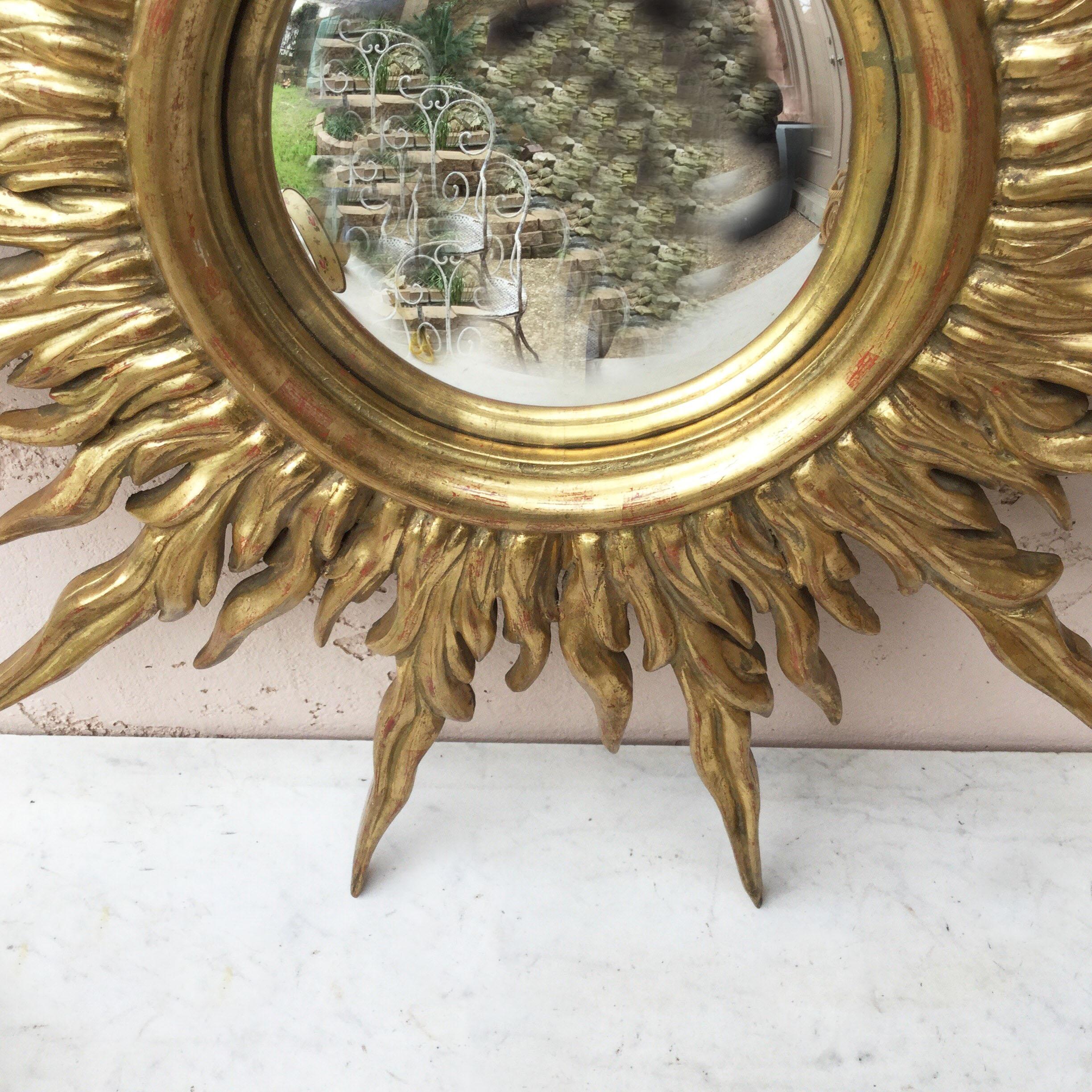 French Gilded Wood Convex Sunburst Mirror In Good Condition In Austin, TX