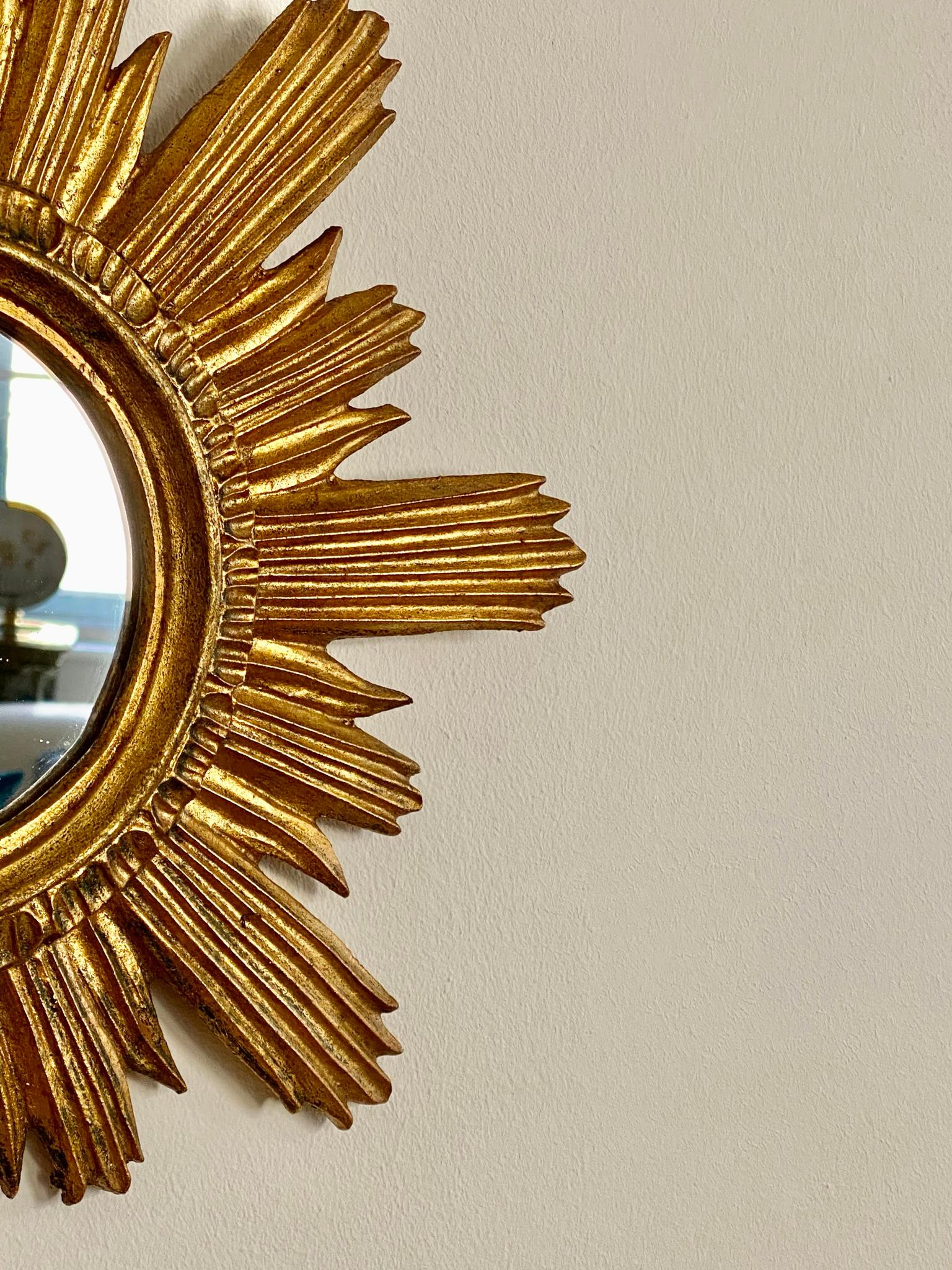 French Gilded Wood Starburst Sunburst Mirror In Good Condition In Vienna, AT