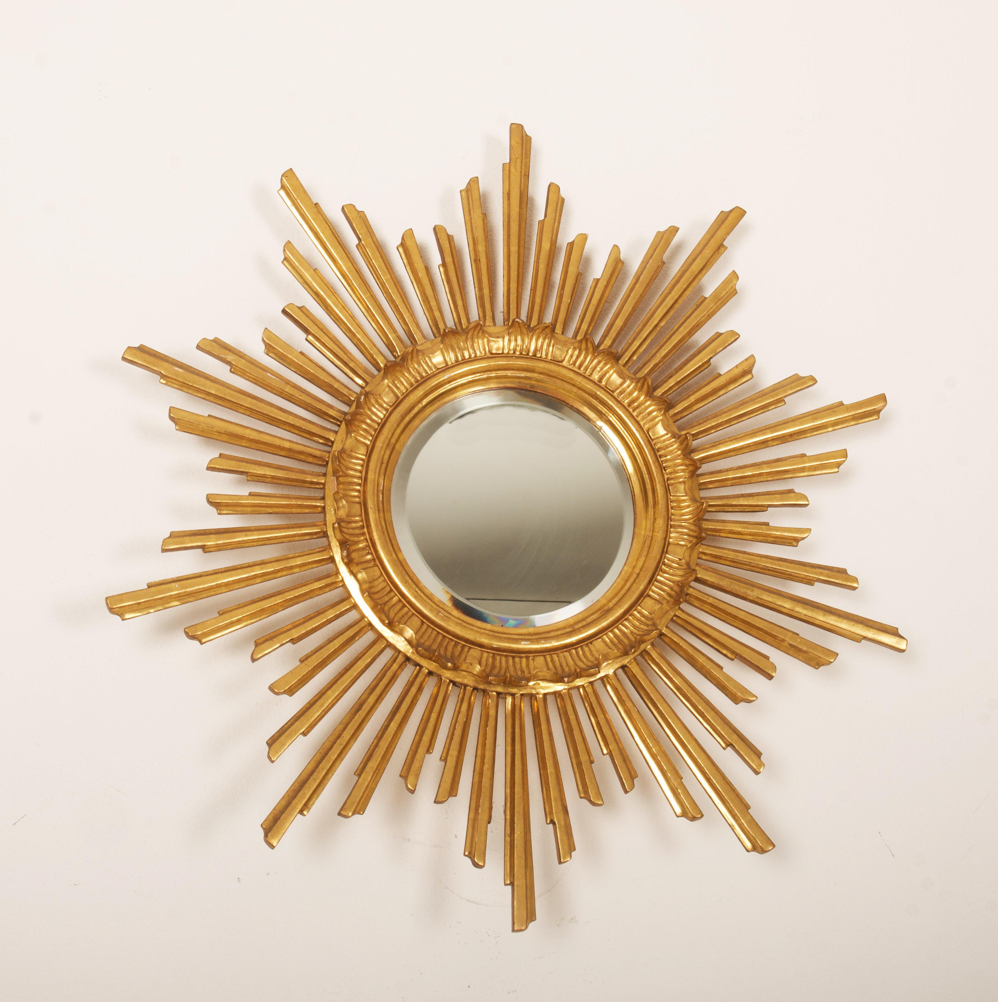 Specchio francese in Wood Wood dorato a raggiera con stella in vendita 2