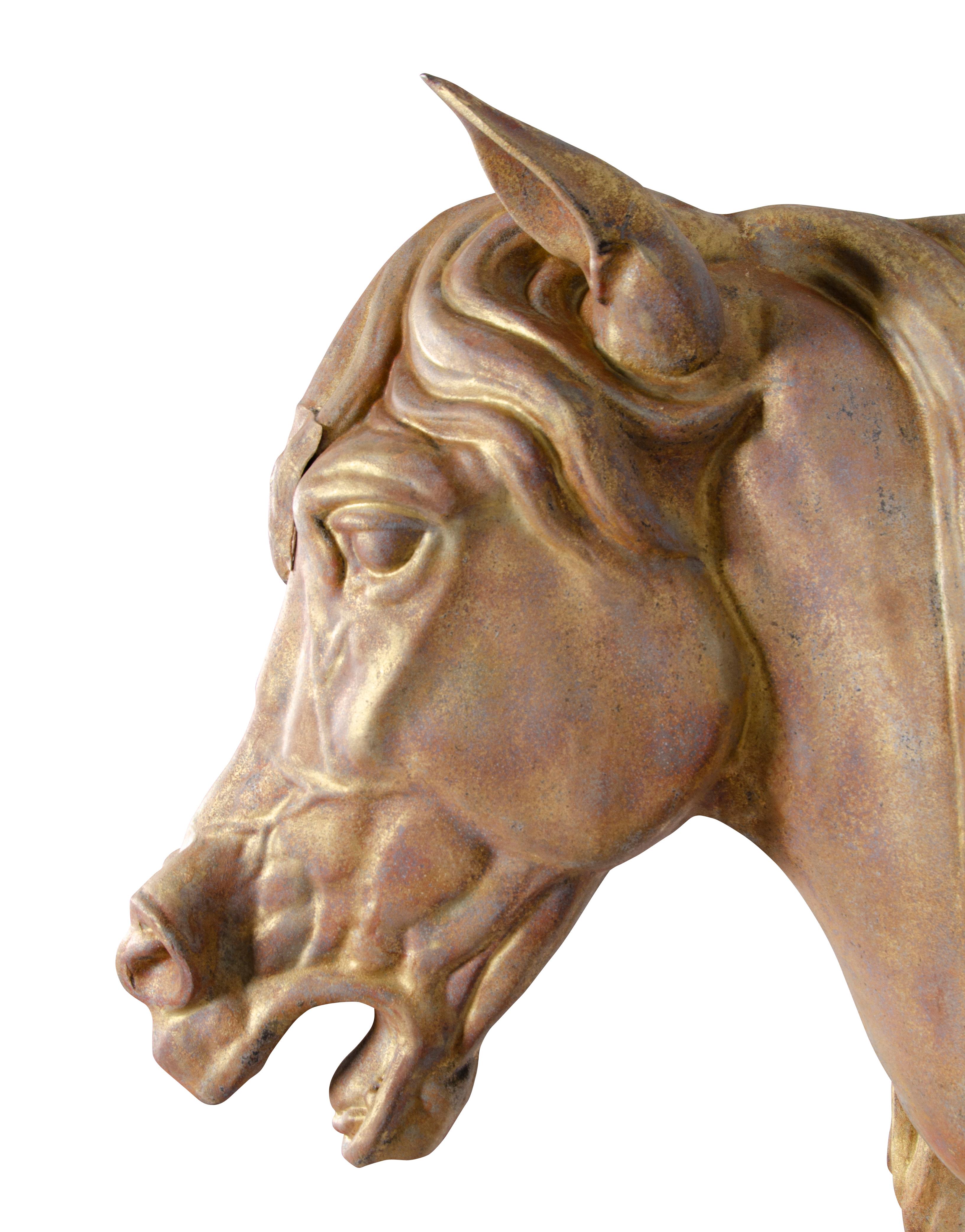 Pferdekopf aus vergoldetem Zink im Zustand „Gut“ im Angebot in Essex, MA