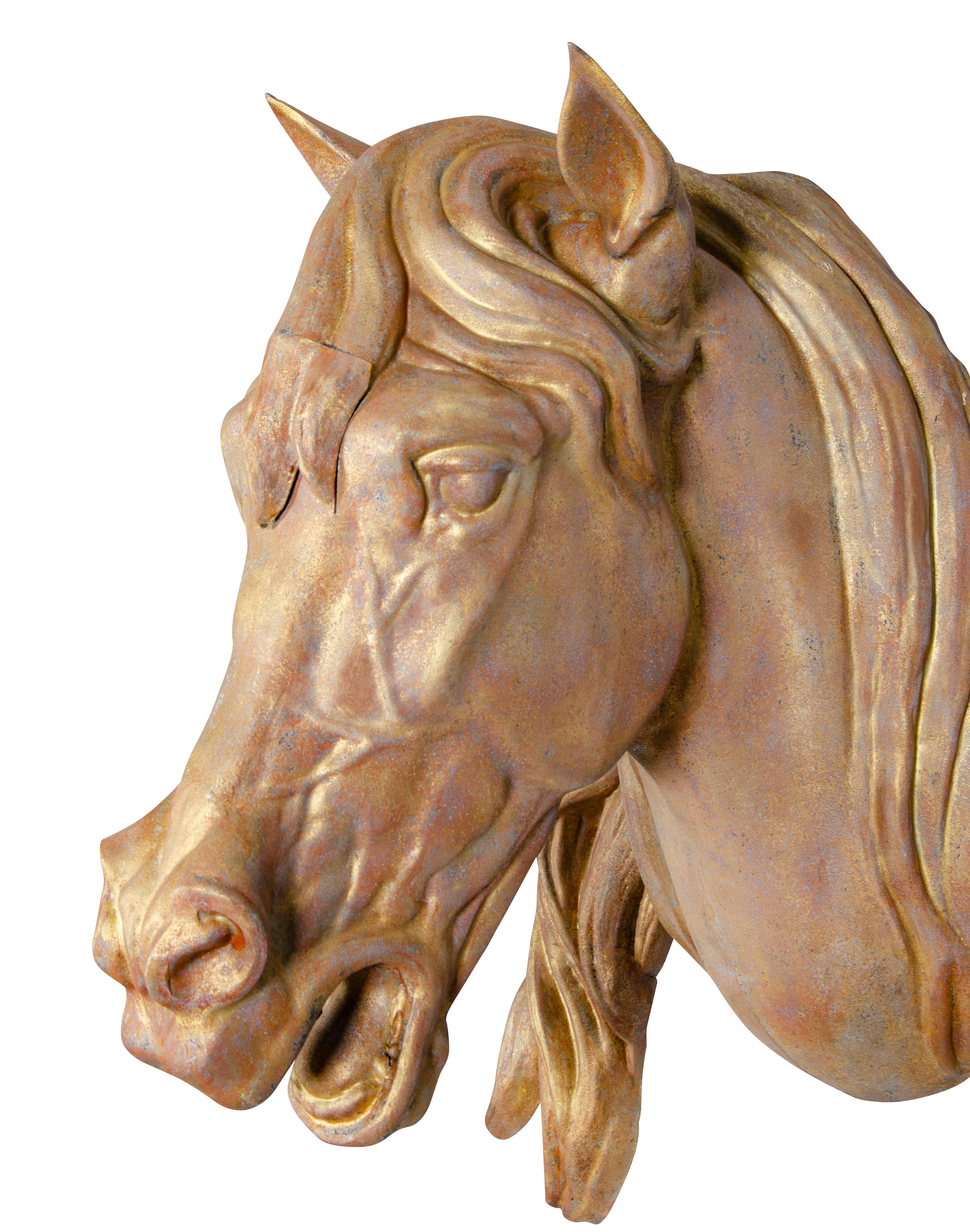 Pferdekopf aus vergoldetem Zink (Spätes 19. Jahrhundert) im Angebot