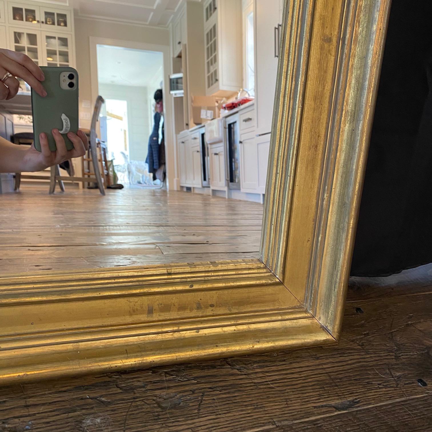 Espejo de pared rectangular francés dorado del siglo XIX en venta 2