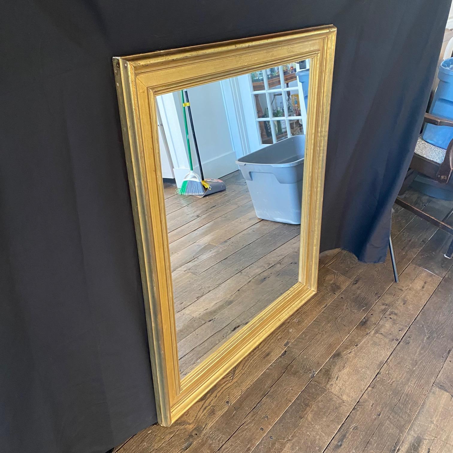 Espejo de pared rectangular francés dorado del siglo XIX en venta 3
