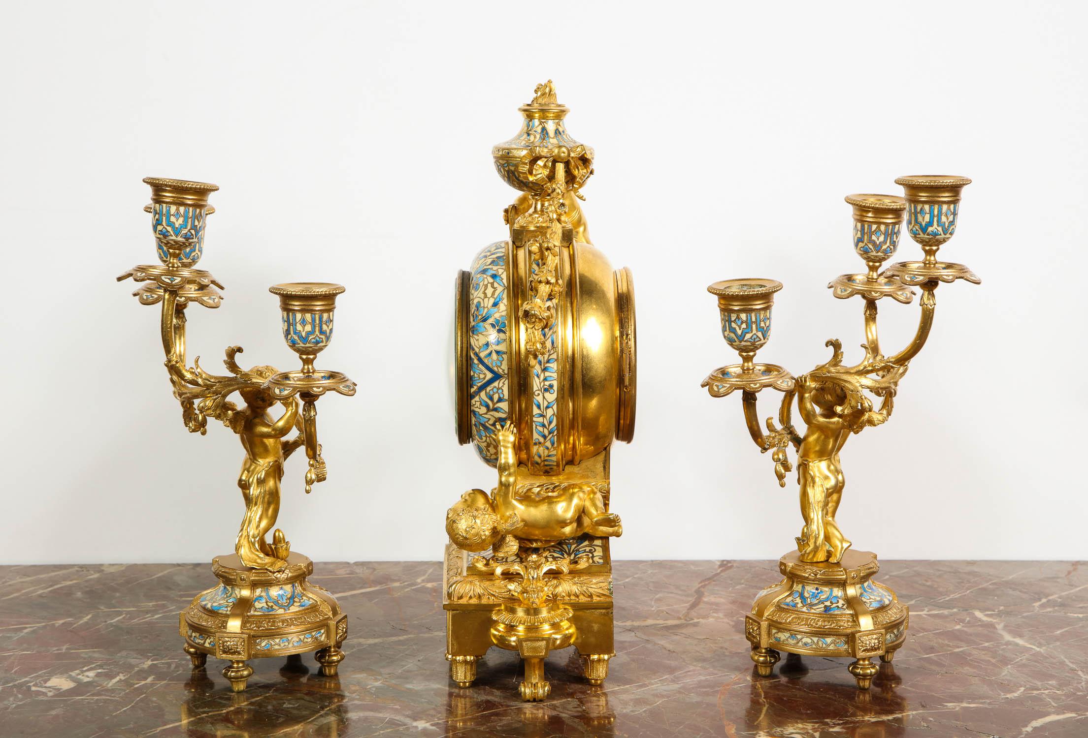Ensemble d'horloge française en bronze doré et émail champlevé, vendu par Tiffany & Co. 5