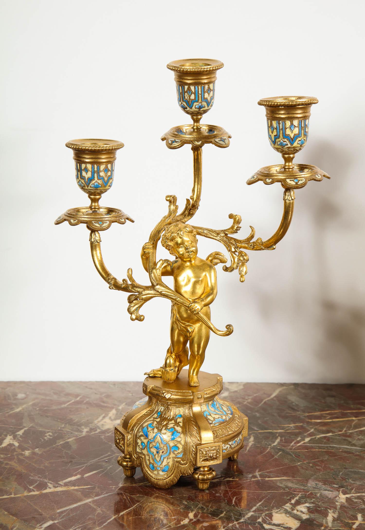 Ensemble d'horloge française en bronze doré et émail champlevé, vendu par Tiffany & Co. 10