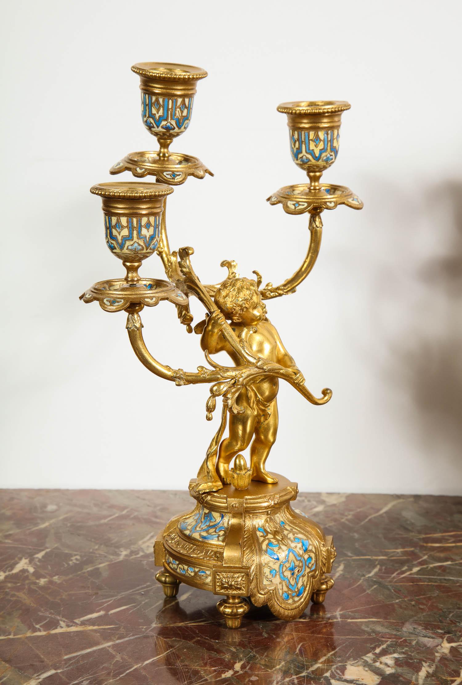 Ensemble d'horloge française en bronze doré et émail champlevé, vendu par Tiffany & Co. 11